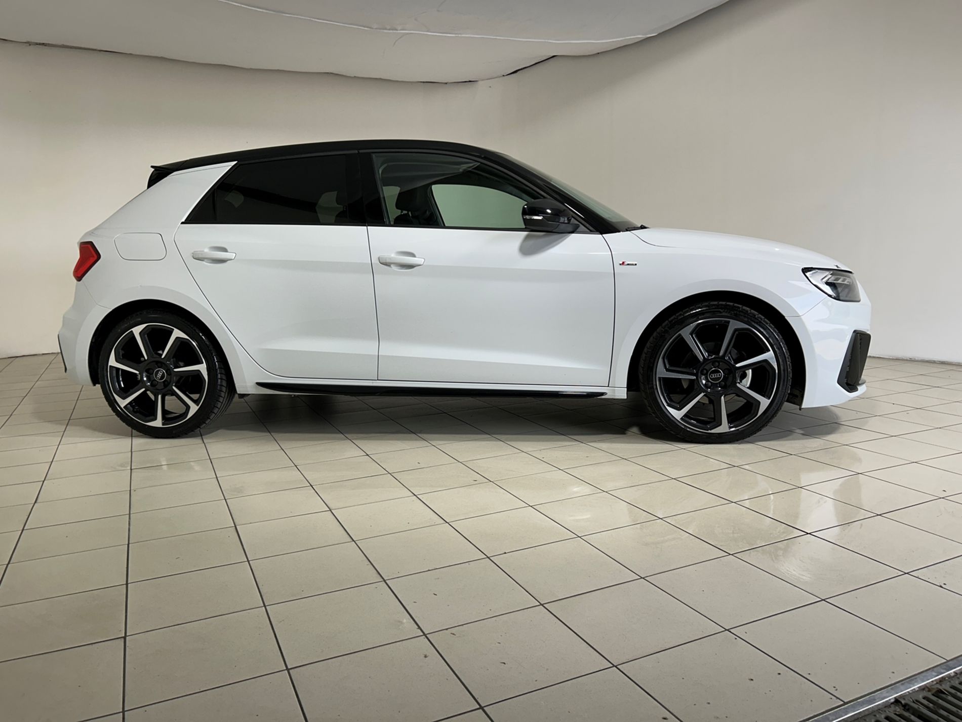 Audi A1 Sportback 30 1.0 tfsi Identity Black 116 cv s-tronic   - Autoviemme