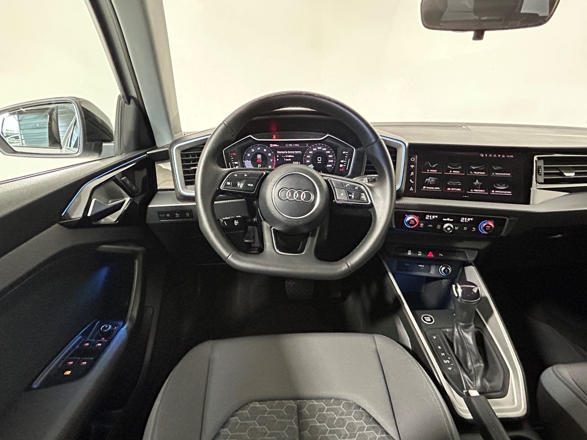 Audi A1 Sportback 30 1.0 Identity Black tfsi S Line Edition 116 cv s-tronic - Autoviemme