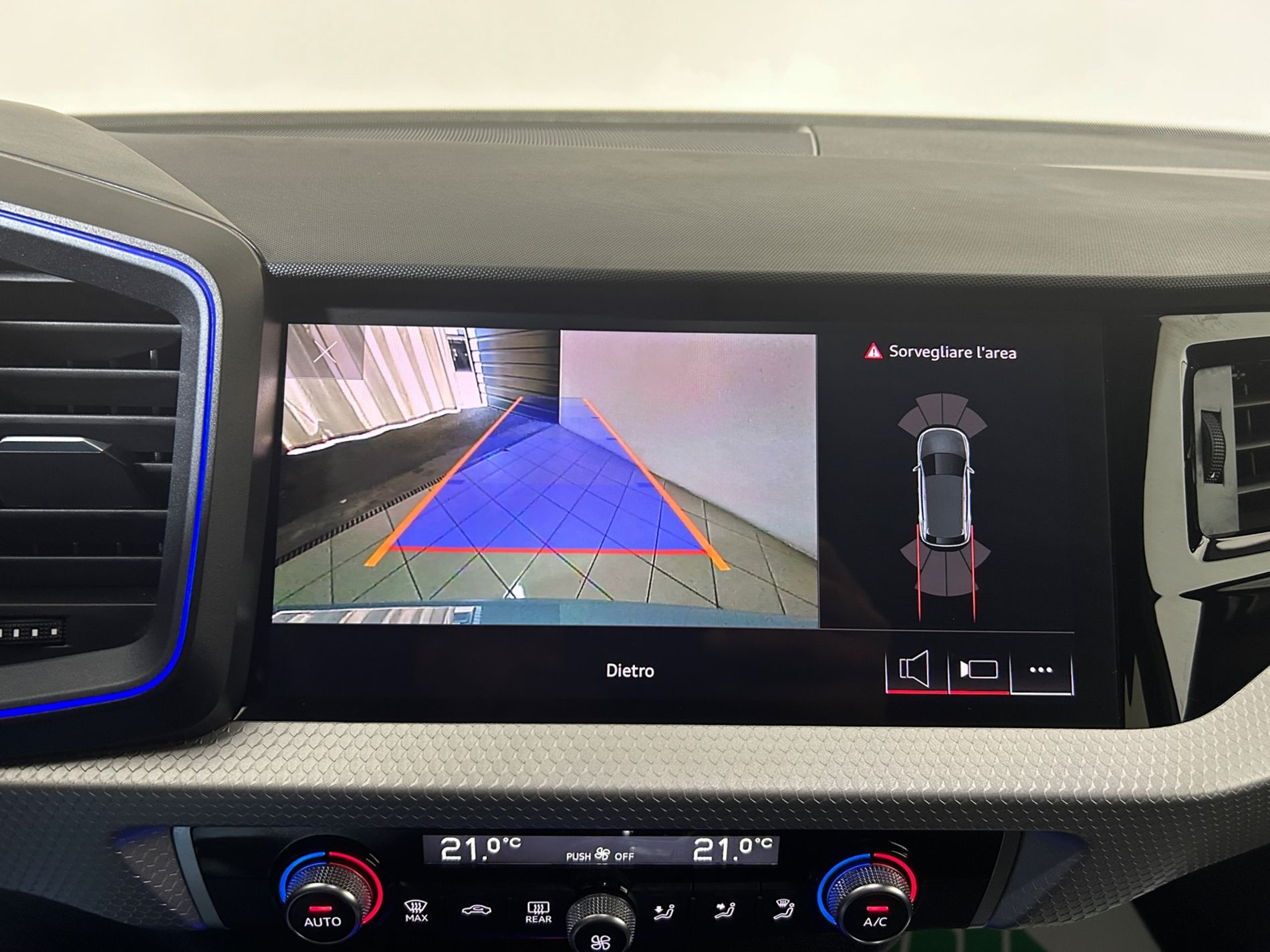 Audi A1 Sportback 35 1.5 tfsi Identity Black s-tronic - Autoviemme