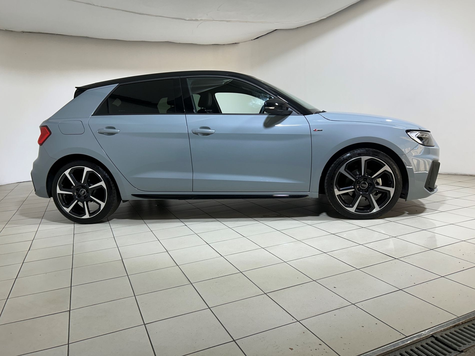 Audi A1 Sportback 35 1.5 tfsi Identity Black s-tronic - Autoviemme