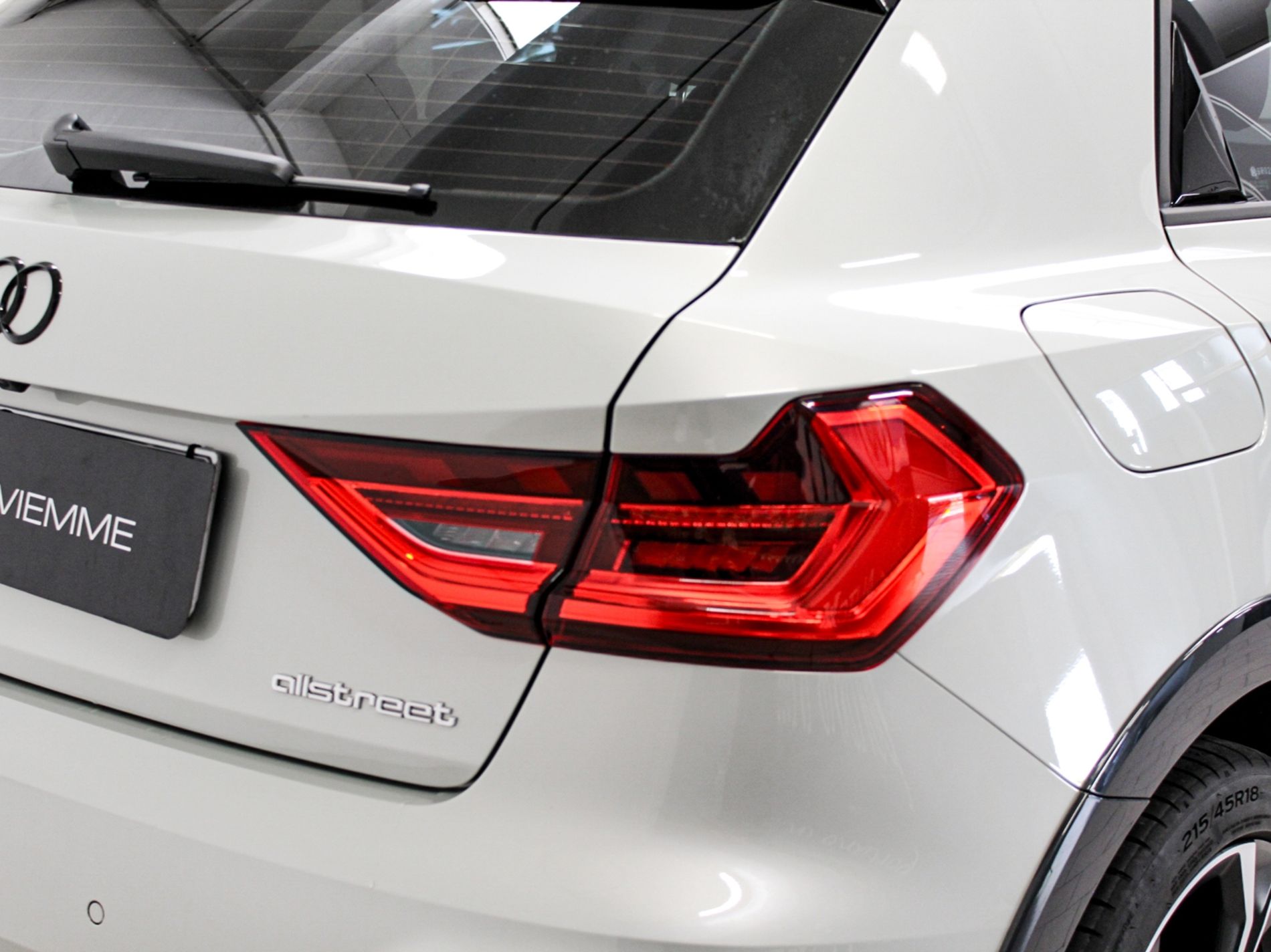 A1 allstreet 35 1.5 tfsi Identity Contrast 150cv s tronic - Autoviemme