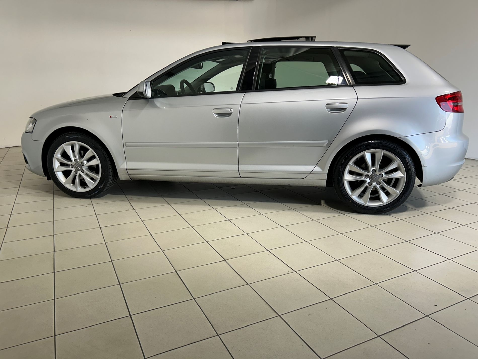 Audi A3 Sportback Ambition tetto apribile 1.6 tdi s-tronic - Autoviemme