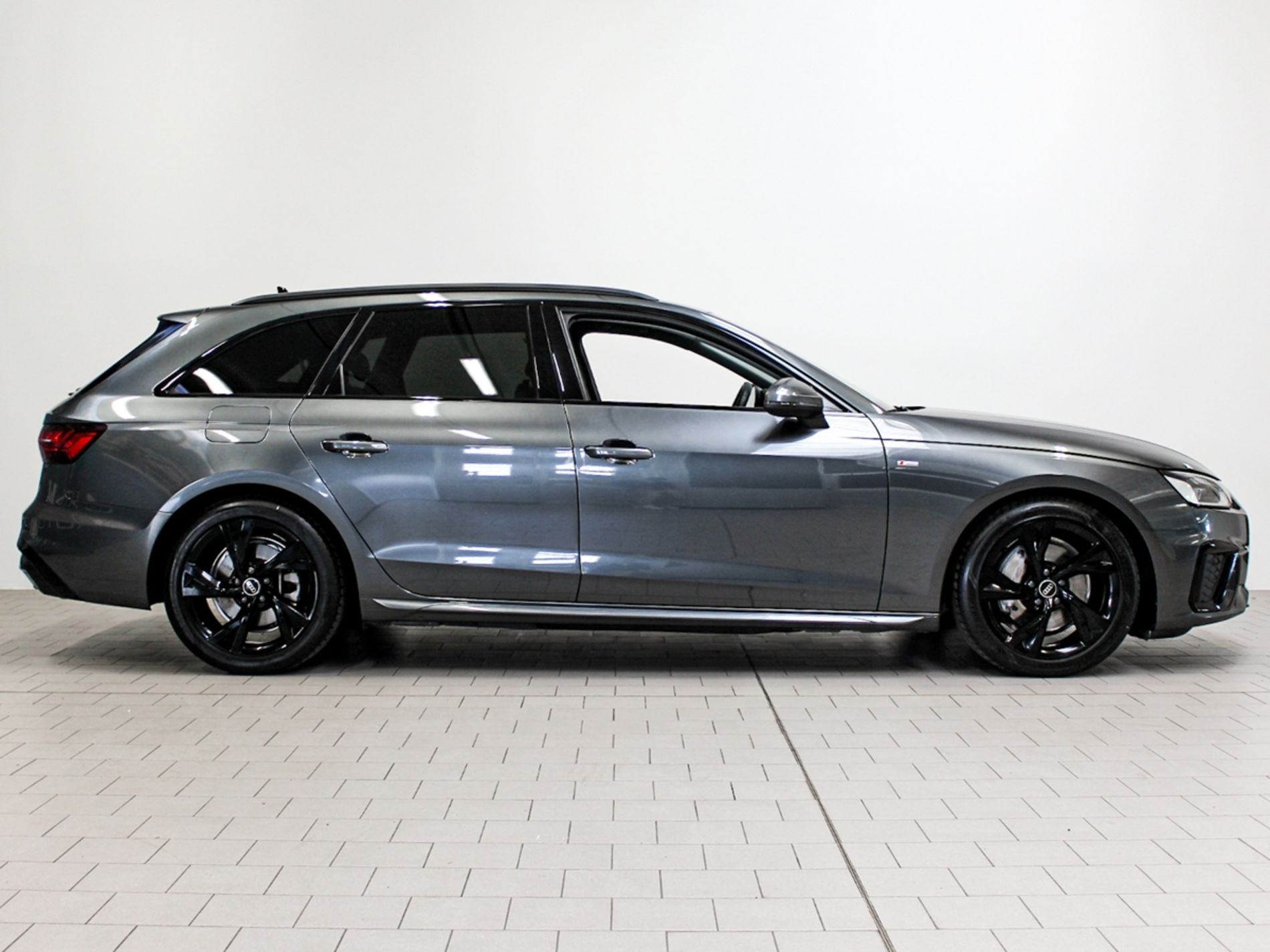 A4 Avant 40 2.0 tdi mhev S line edition quattro 204cv s-tronic - Autoviemme
