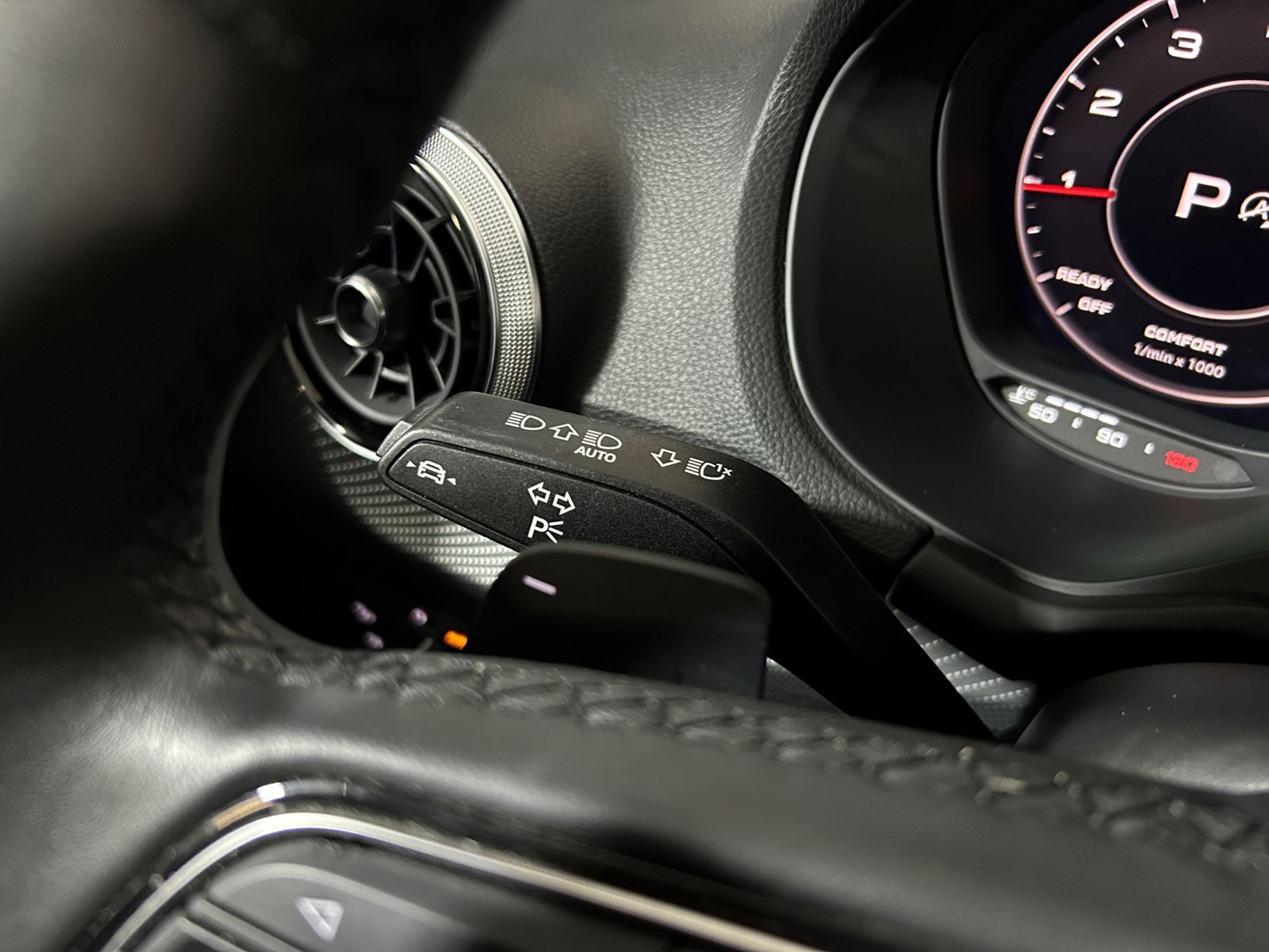 Q2 35 Business Advanced s-tronic - Autoviemme