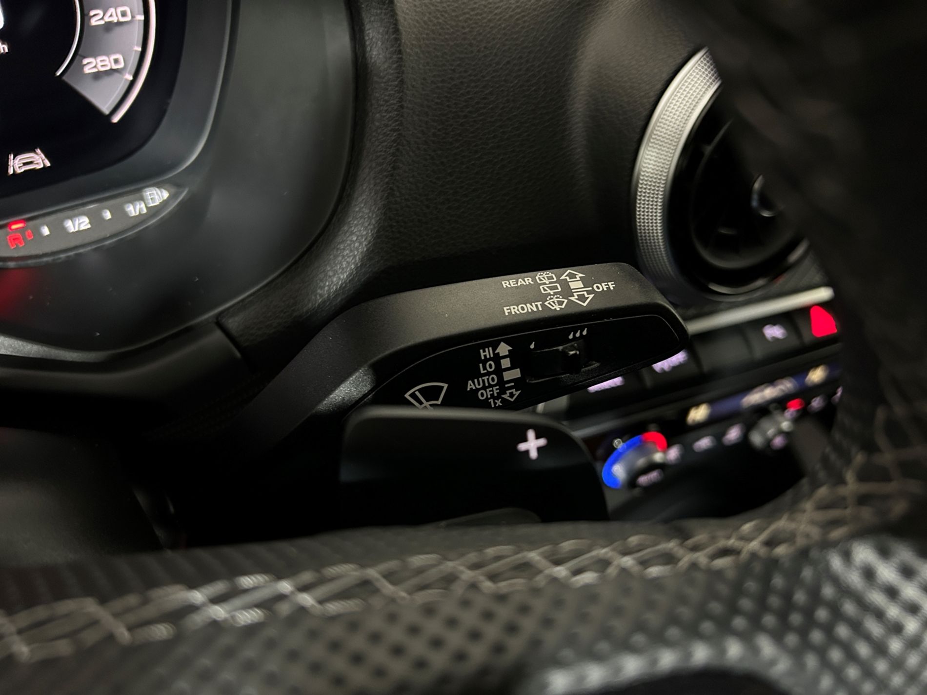 Q2 35 tfsi S line s-tronic - Autoviemme