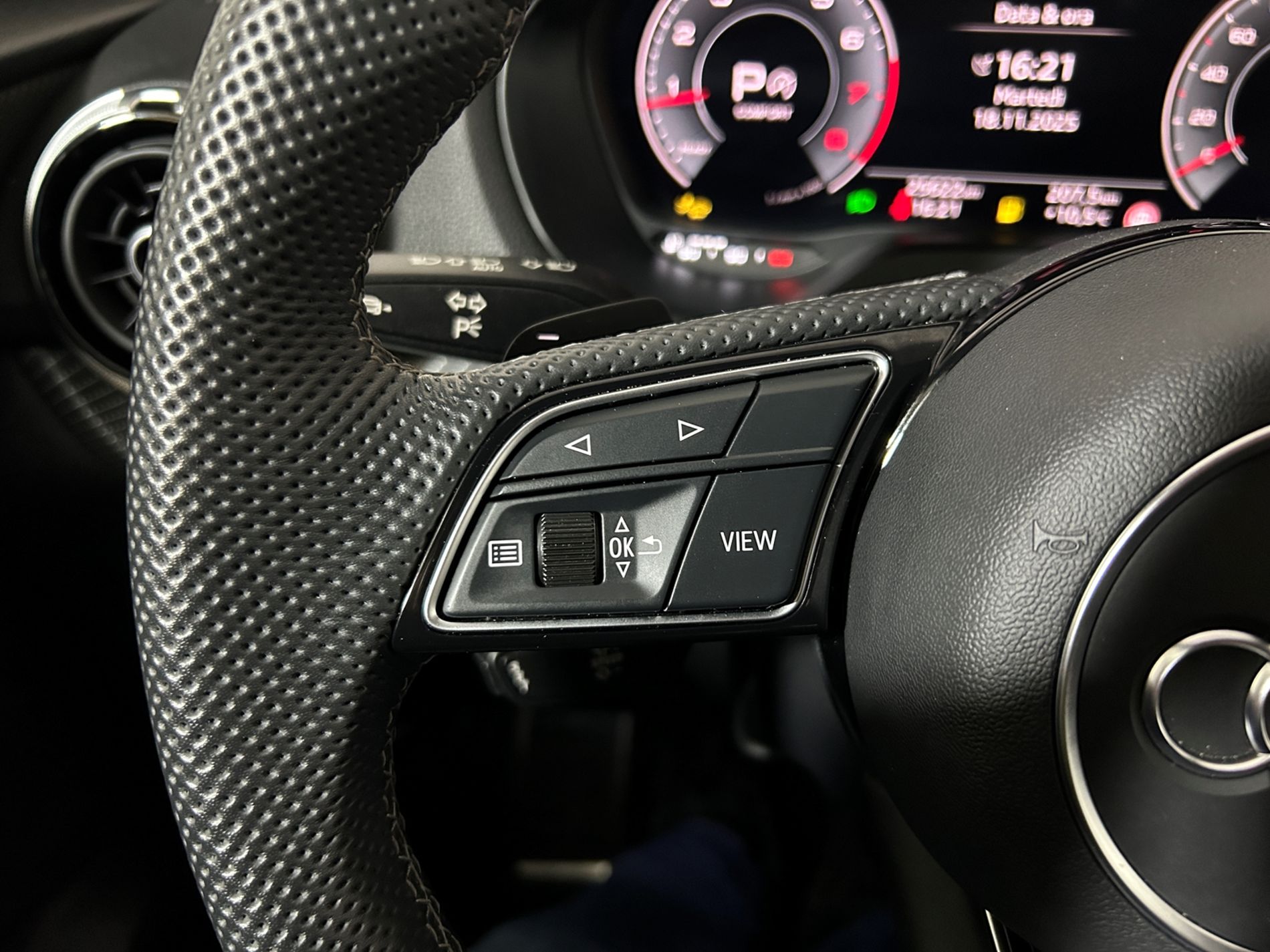 Q2 35 tfsi S line s-tronic - Autoviemme