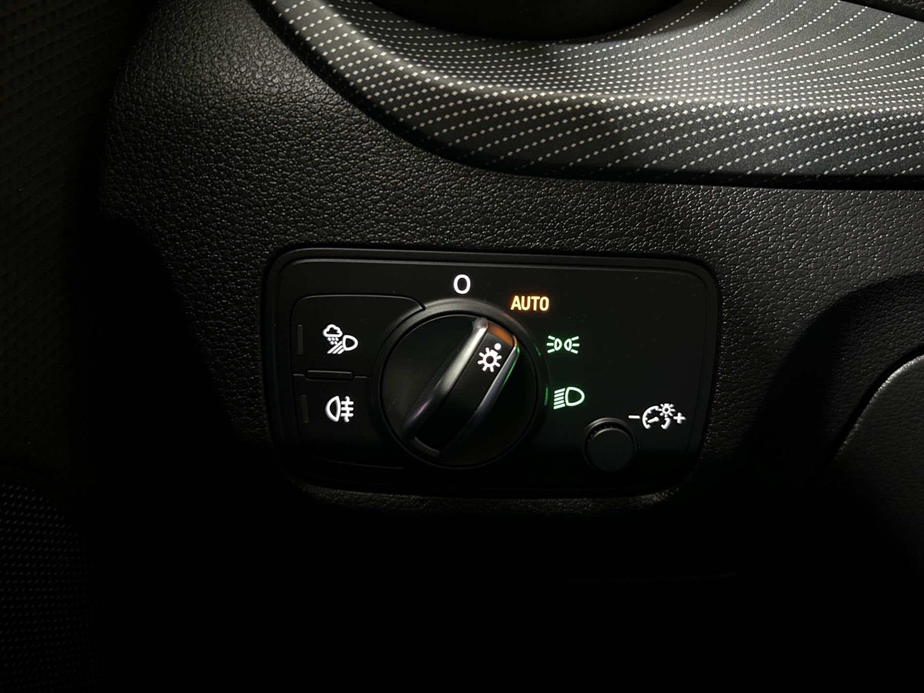 Q2 35 tfsi S line s-tronic - Autoviemme