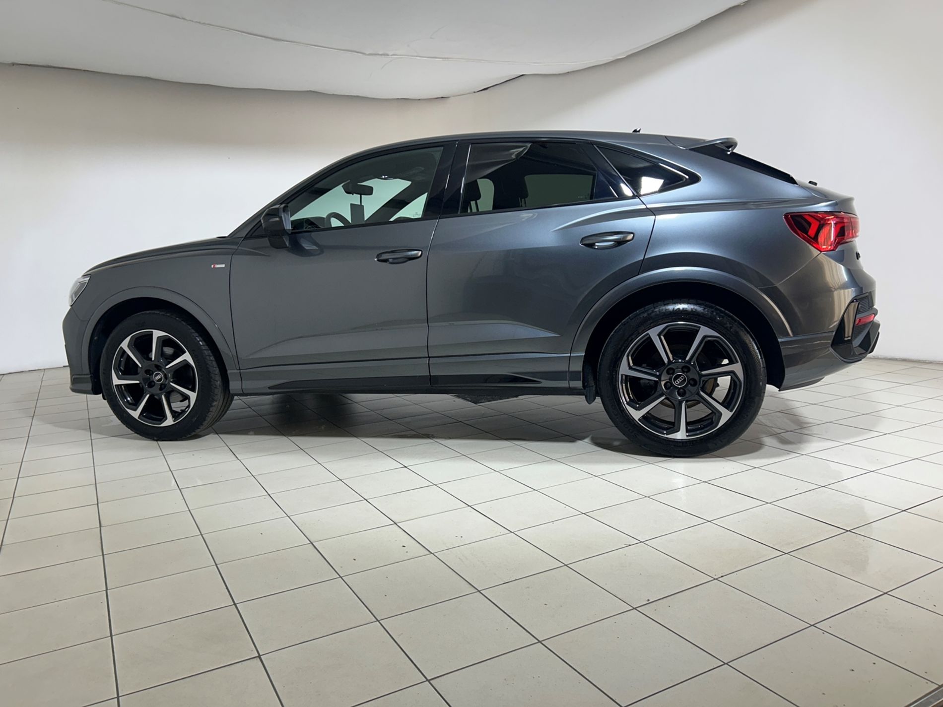 Audi Q3 Sportback 35 1.5 tfsi Identity Black s-tronic   - Autoviemme