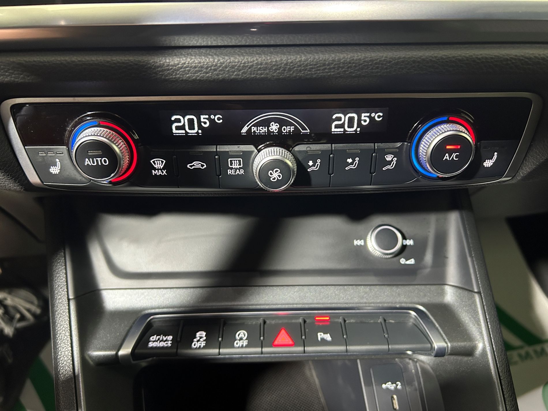 Audi Q3 Sportback 35 1.5 tfsi Identity Black s-tronic   - Autoviemme