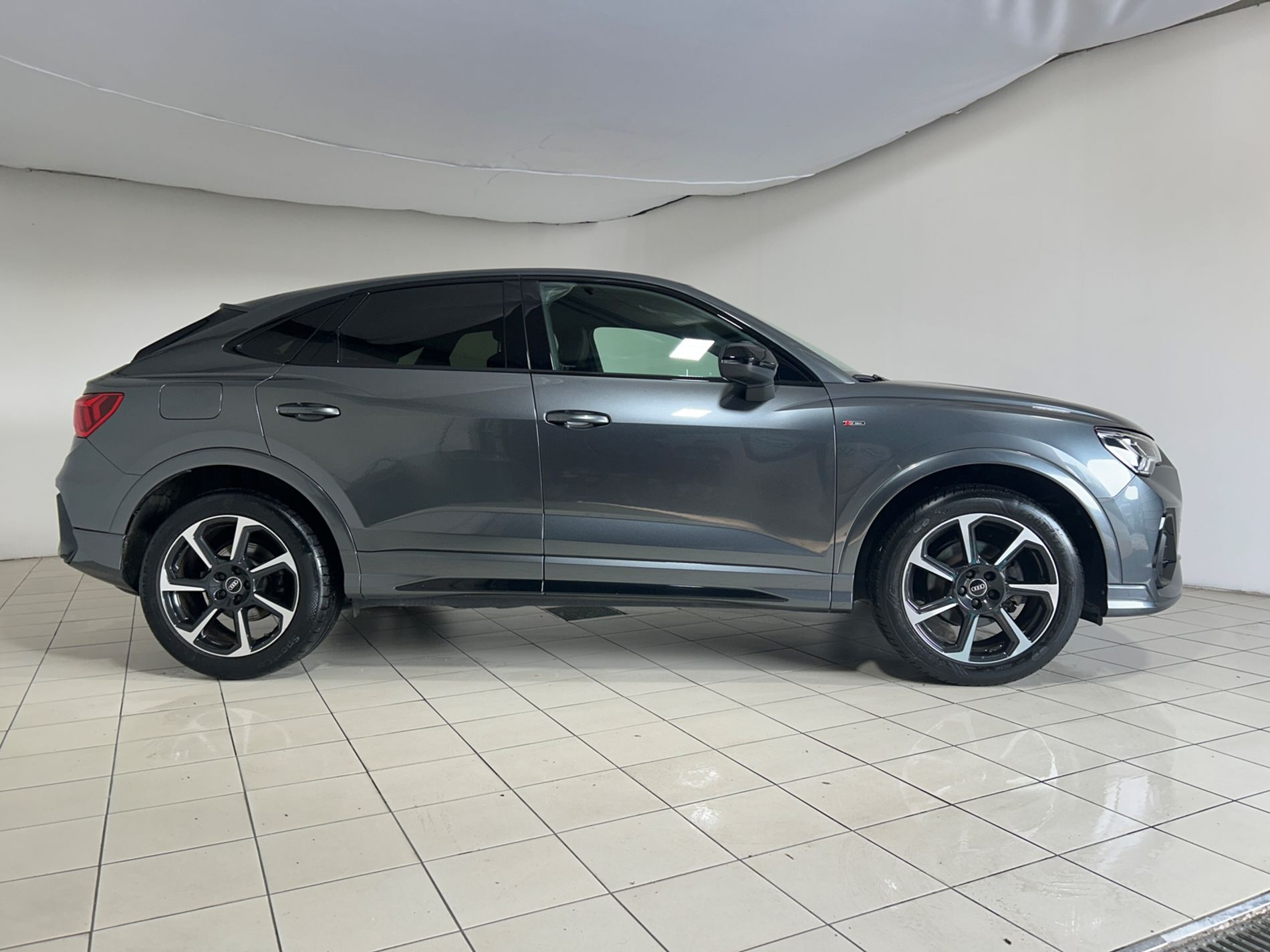 Audi Q3 Sportback 35 1.5 tfsi Identity Black s-tronic   - Autoviemme