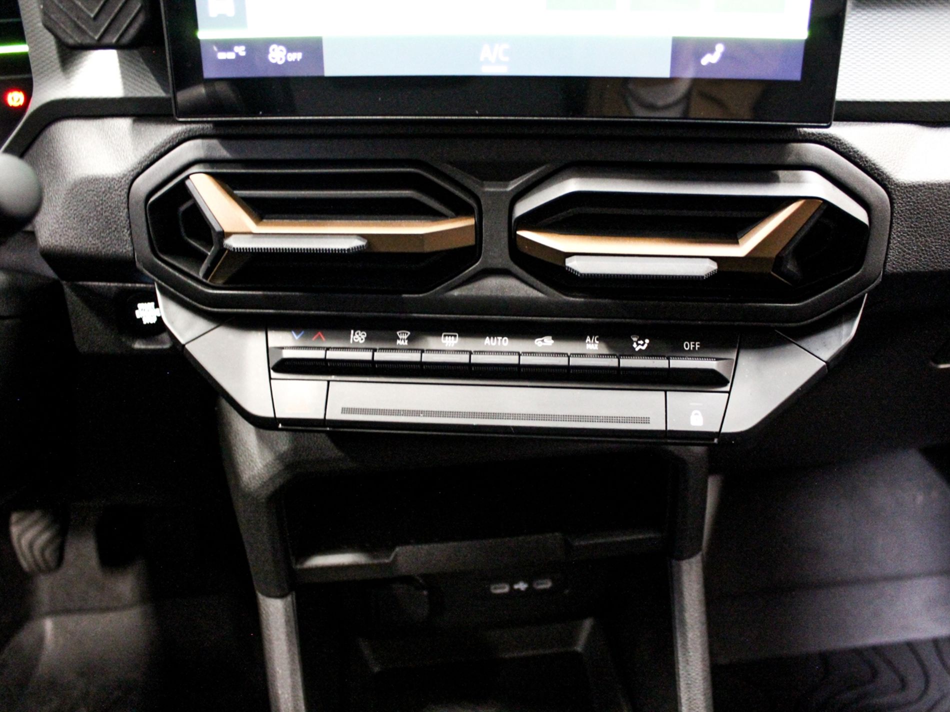 Duster 1.2 mild hybrid Extreme 4x4 130cv - Autoviemme