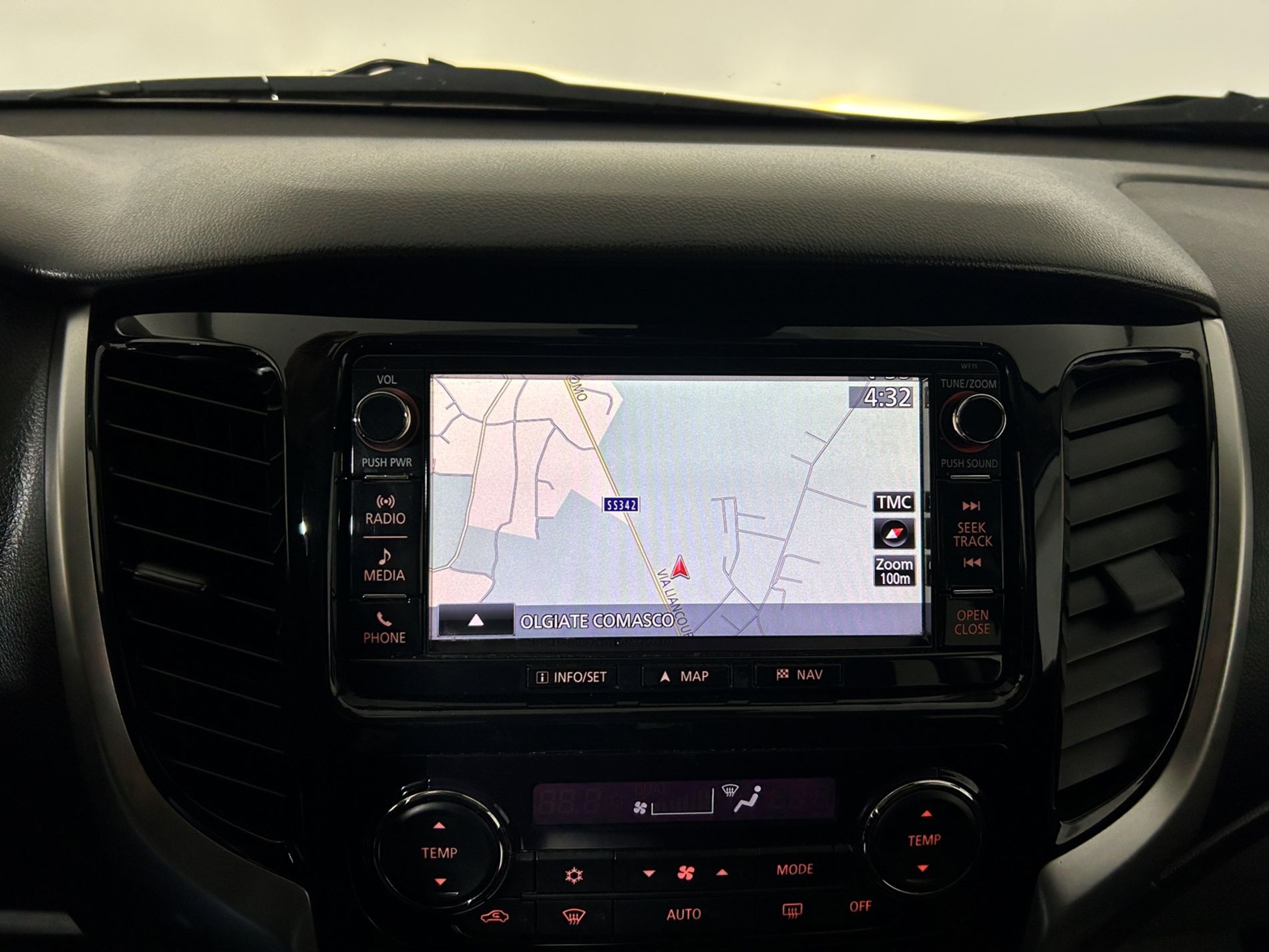 Fullback 2.4 doppia cabina LX 4wd 180cv - Autoviemme