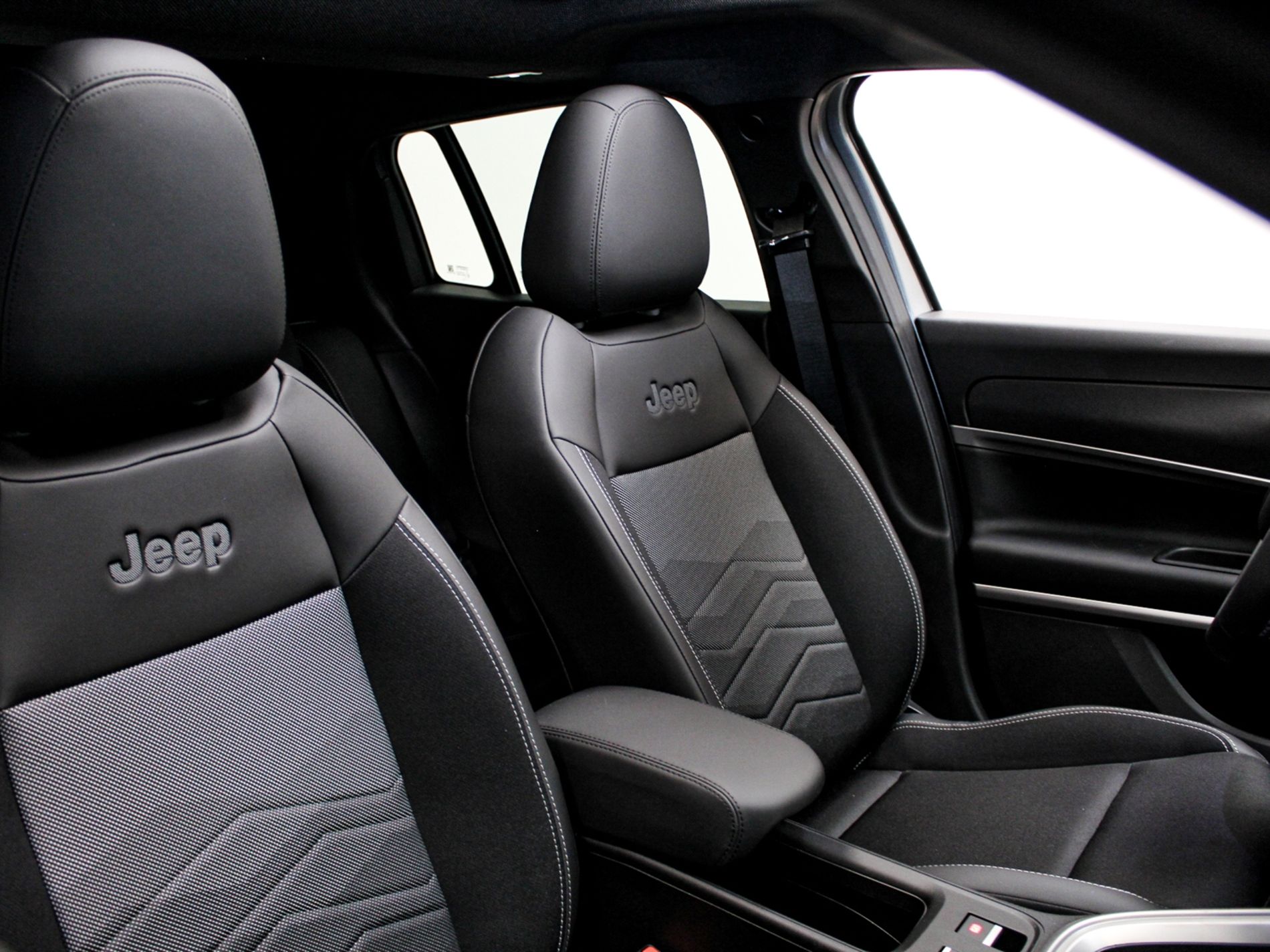 Jeep Avenger 1.2 turbo e-hybrid Summit 110cv edct6  - TETTO APRIBILE - Autoviemme