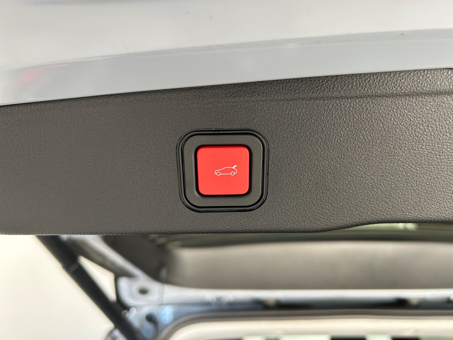 Avenger e-hybrid Summit 100cv   - Autoviemme