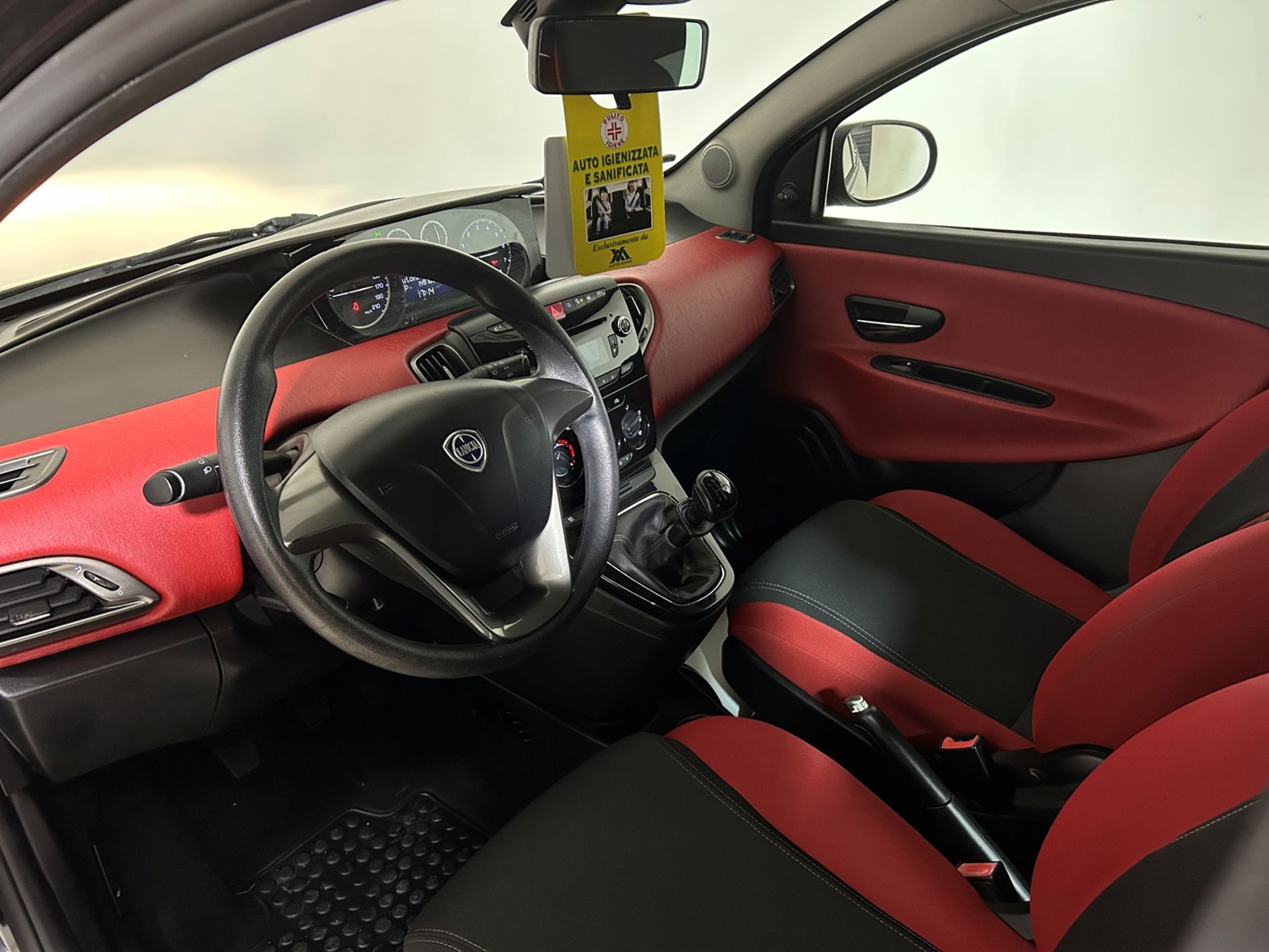 Ypsilon Gold s&s 69cv - Autoviemme