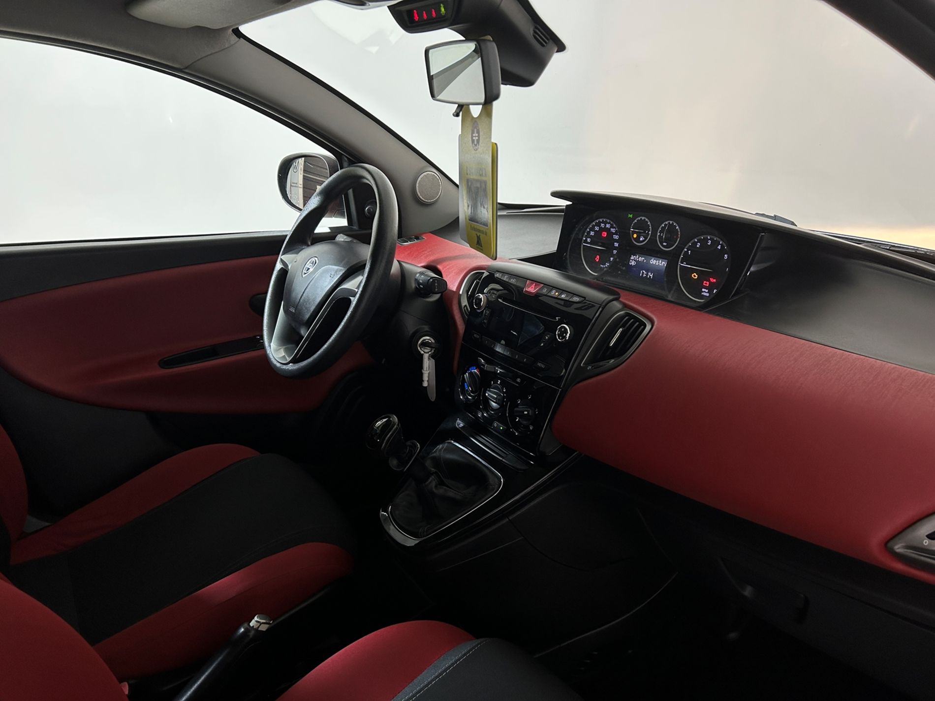 Ypsilon Gold s&s 69cv - Autoviemme