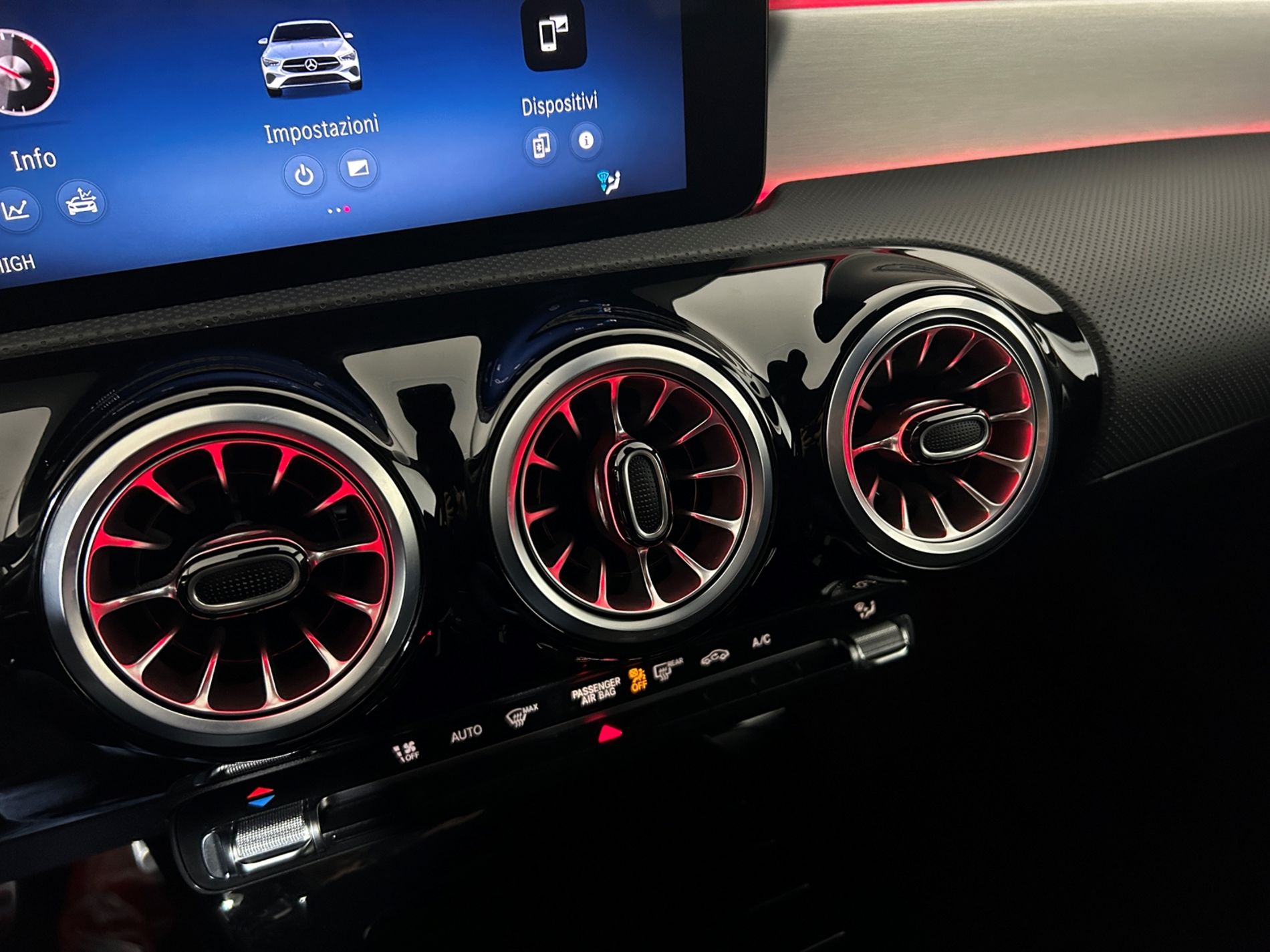 Mercedes CLA Shooting Brake 200 AMG Line Premium auto   - Autoviemme