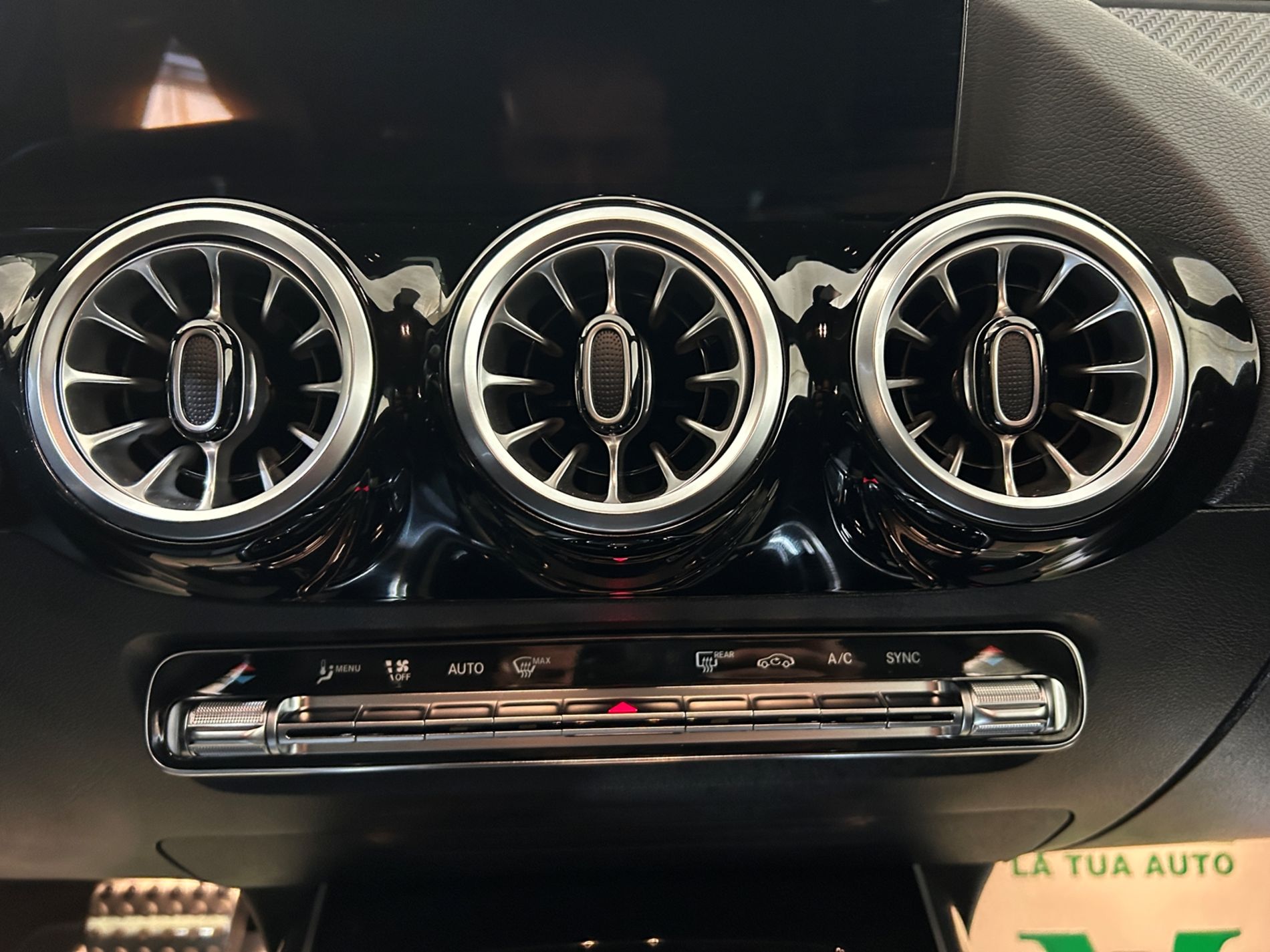 GLA 250 AMG Line Premium 4matic automatica - Autoviemme