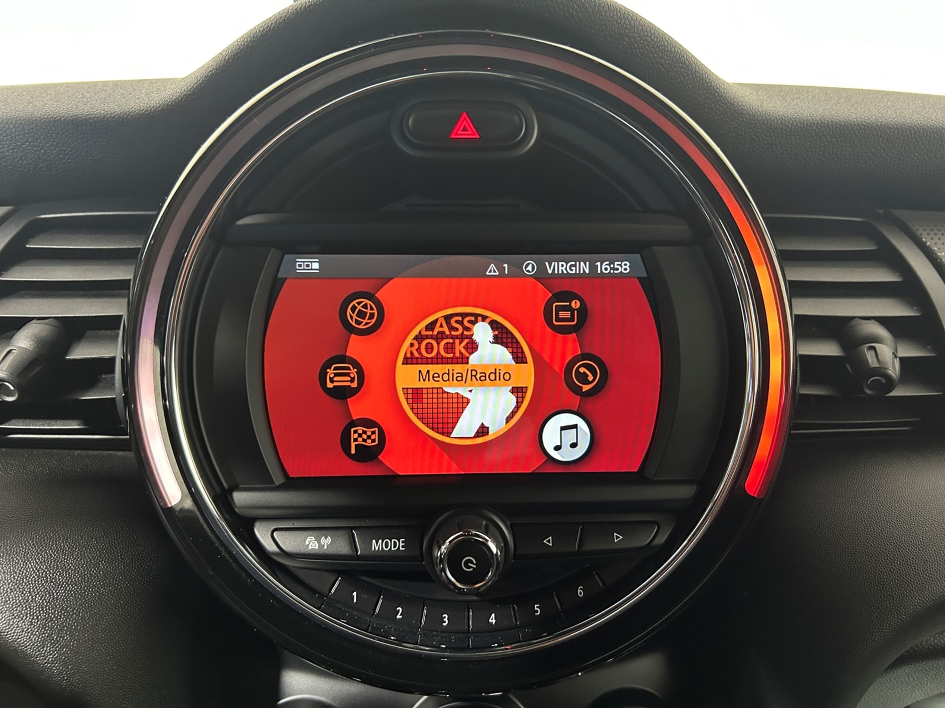 Mini Cooper 5 porte 1.5 automatica - Autoviemme