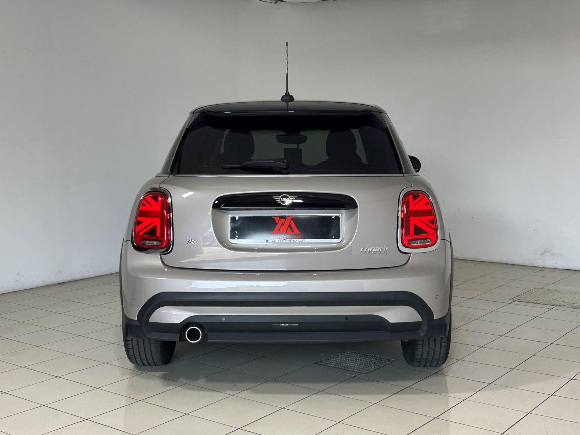 Mini 5p 1.5 Cooper Essential auto - Autoviemme