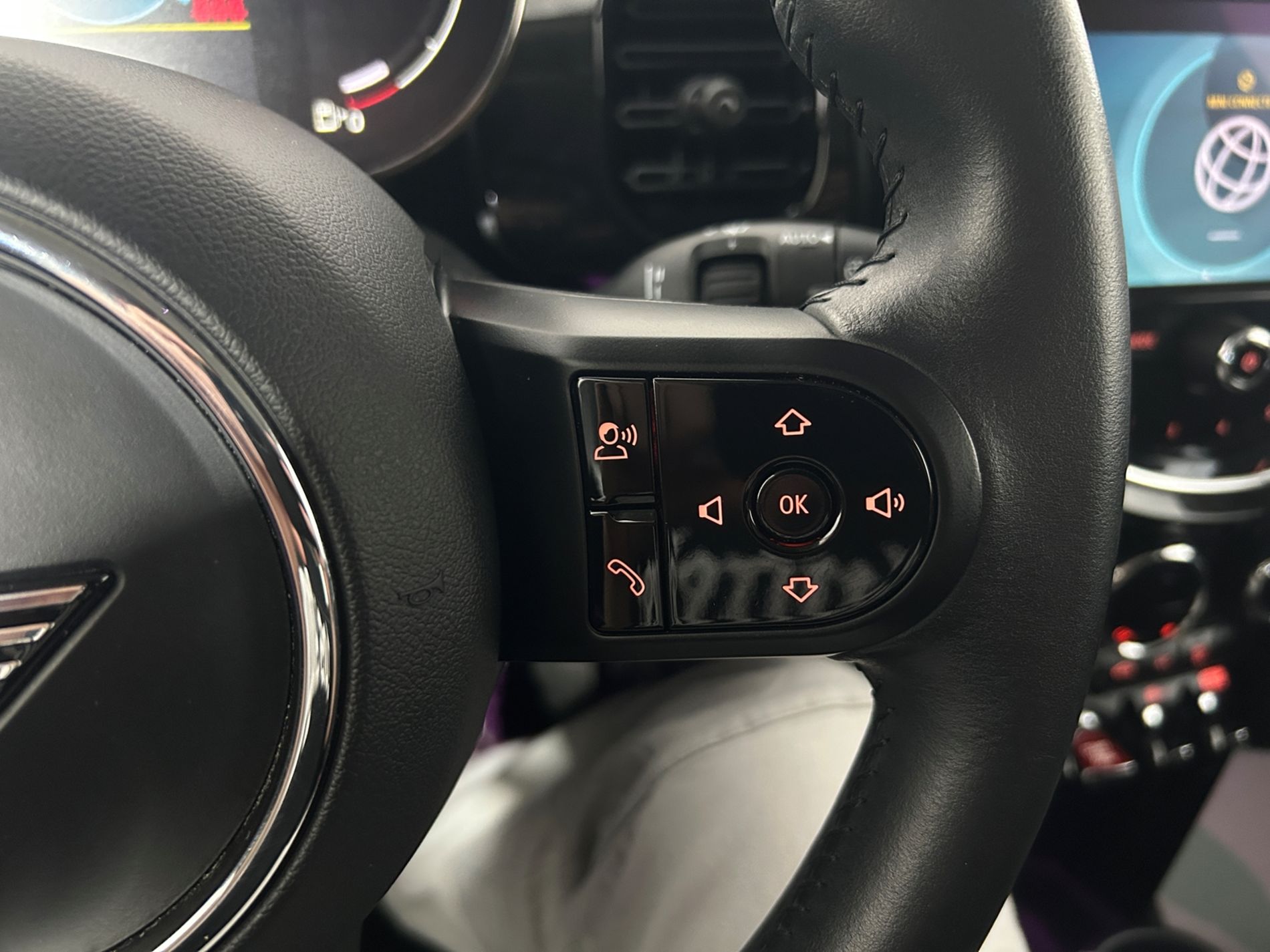 Mini 5p 1.5 Cooper Essential auto - Autoviemme