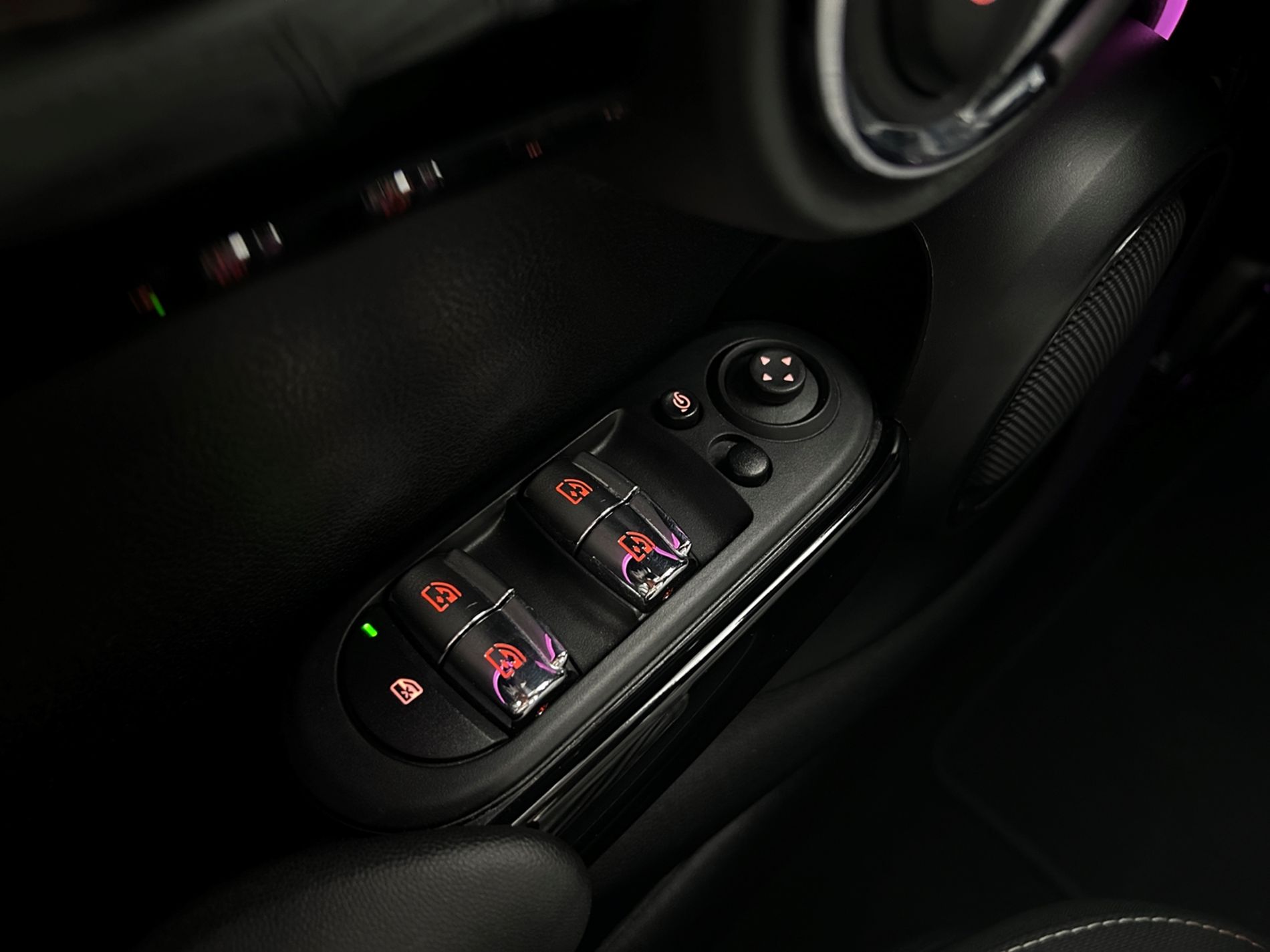 Mini 5p 1.5 Cooper Essential auto - Autoviemme