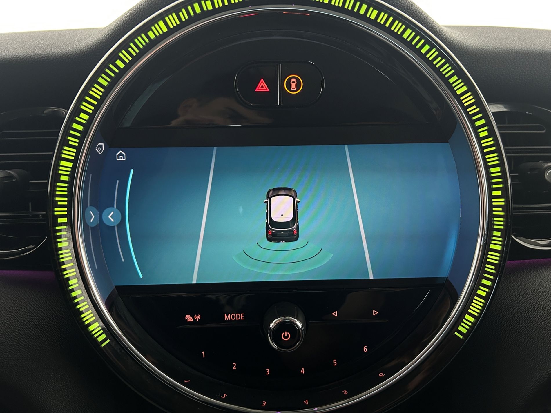 Mini 5p 1.5 Cooper Essential auto - Autoviemme