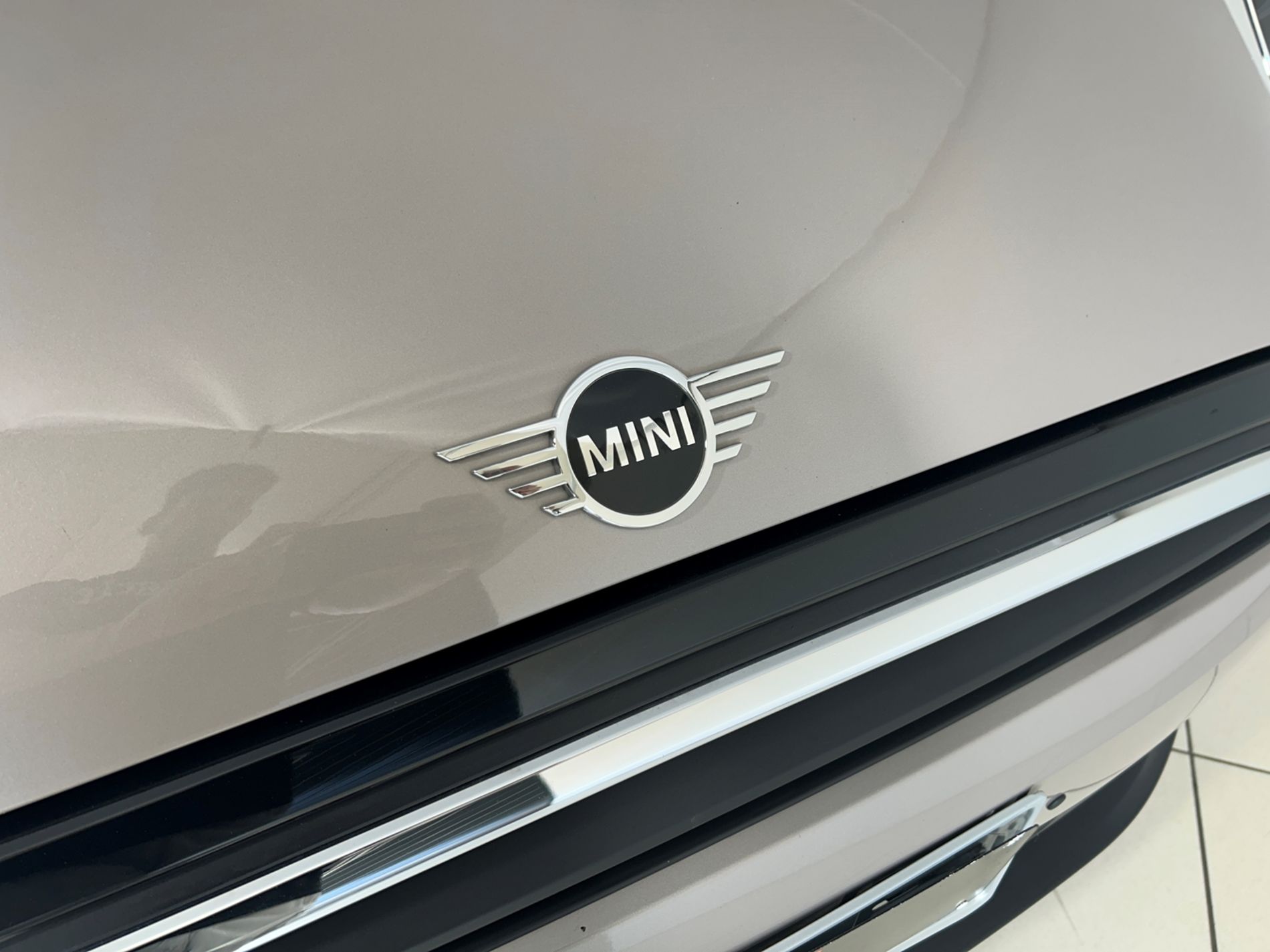 Mini 5p 1.5 Cooper Essential auto - Autoviemme