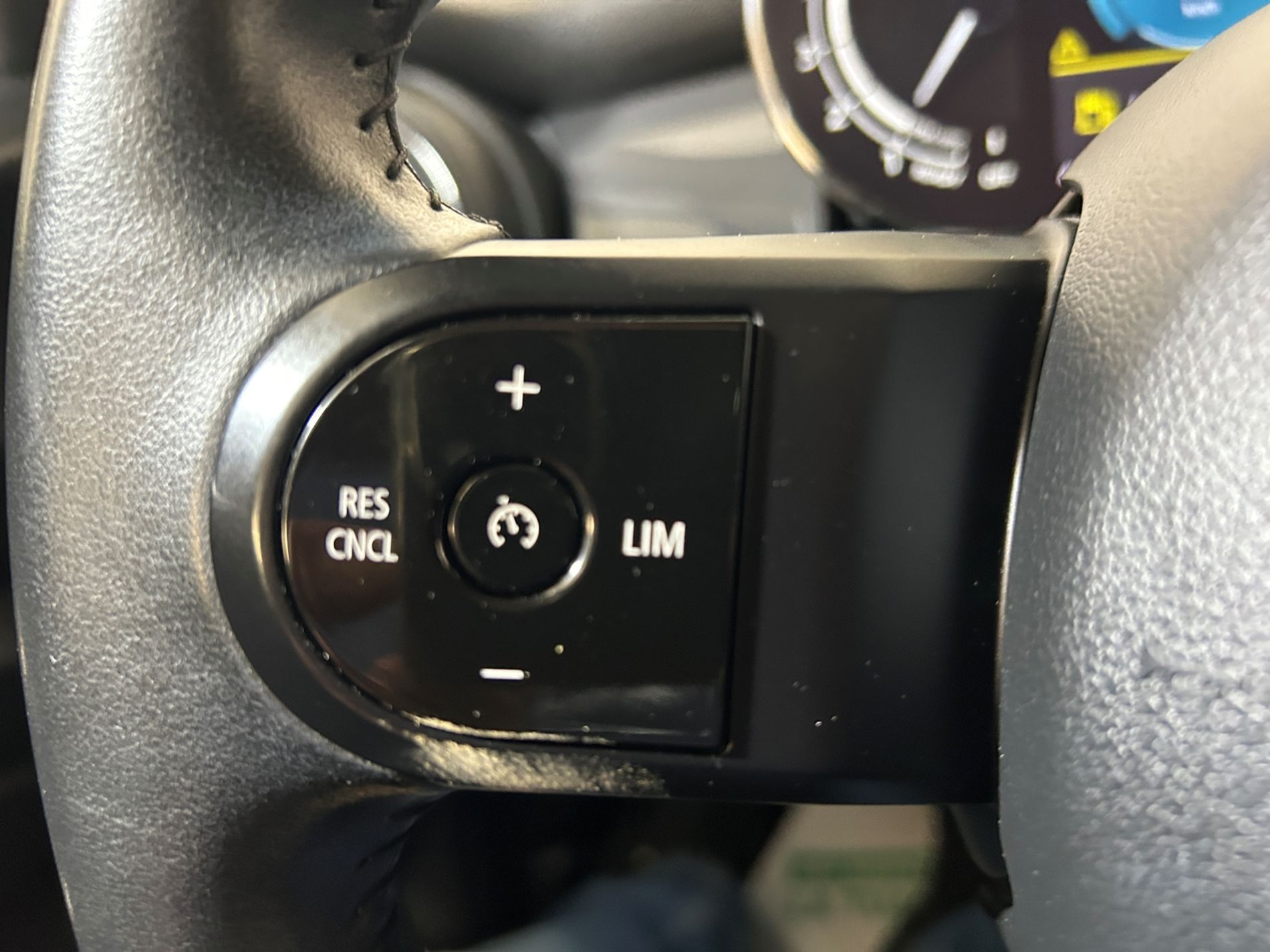 Mini Cooper 5 porte 1.5 Essential automatica - Autoviemme