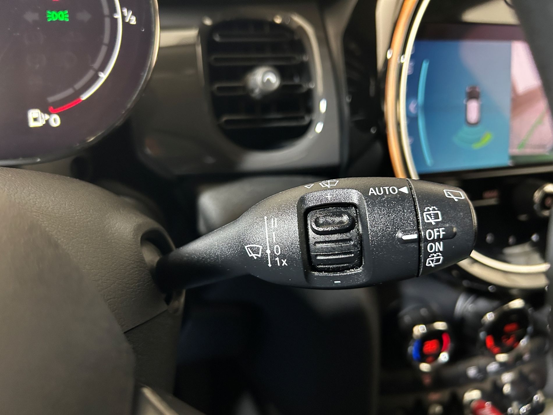 Mini Cooper 5 porte 1.5 Essential automatica - Autoviemme