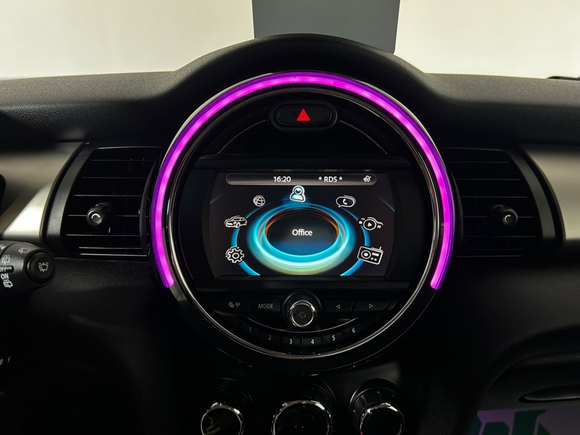 Mini 1.5 Cooper D - Autoviemme