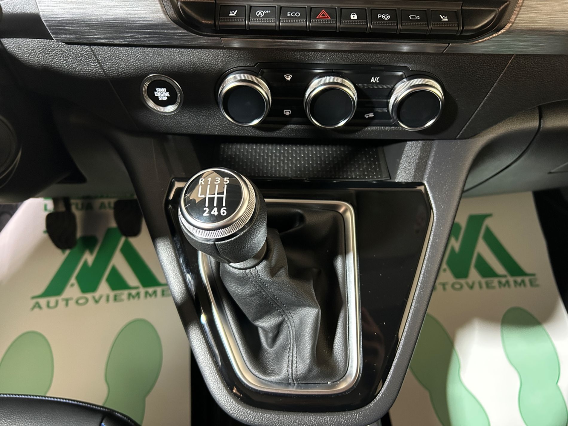 Nissan Townstar N-Connecta - Autoviemme