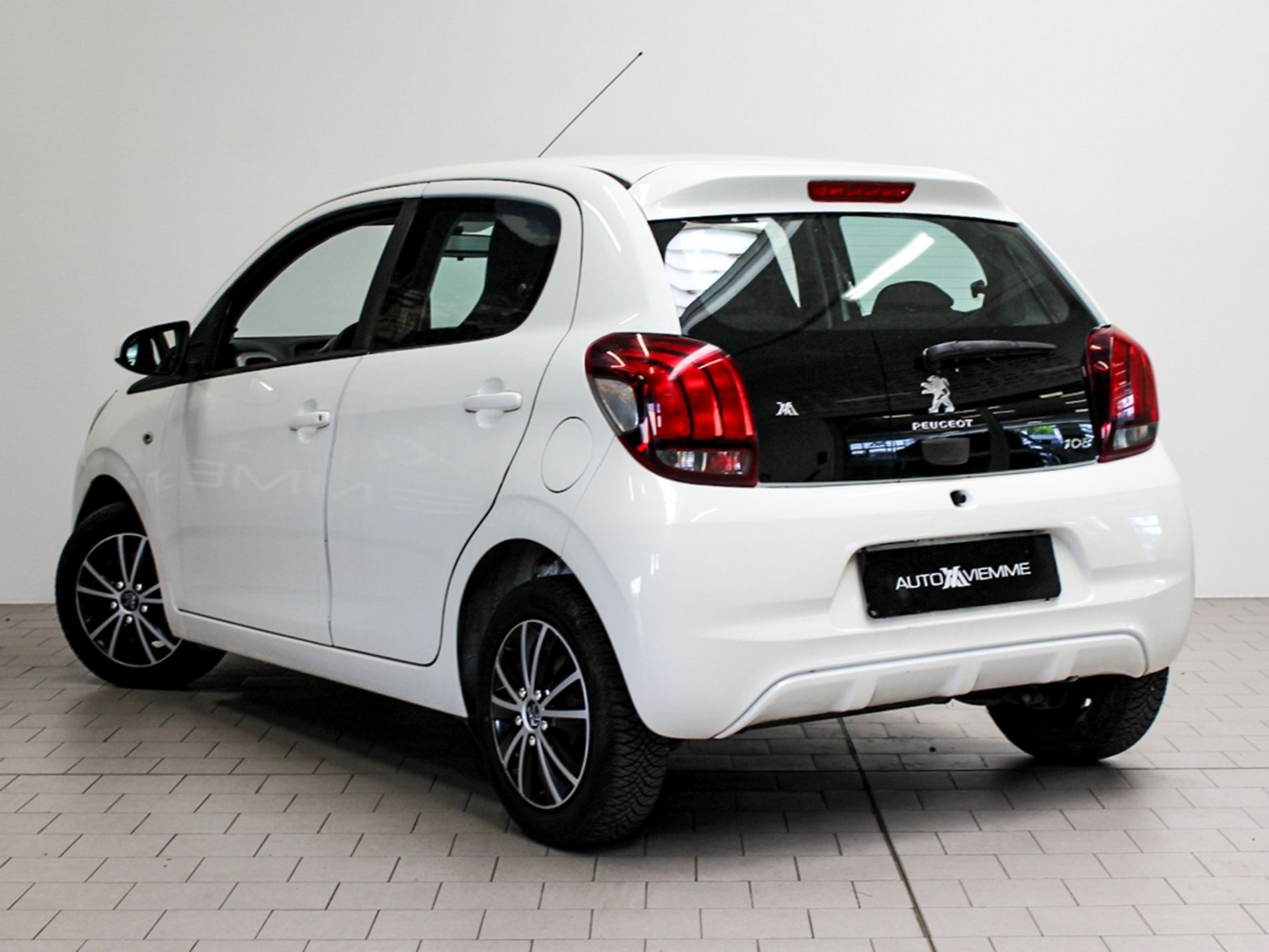 108 5p 1.0 12v Active - Autoviemme