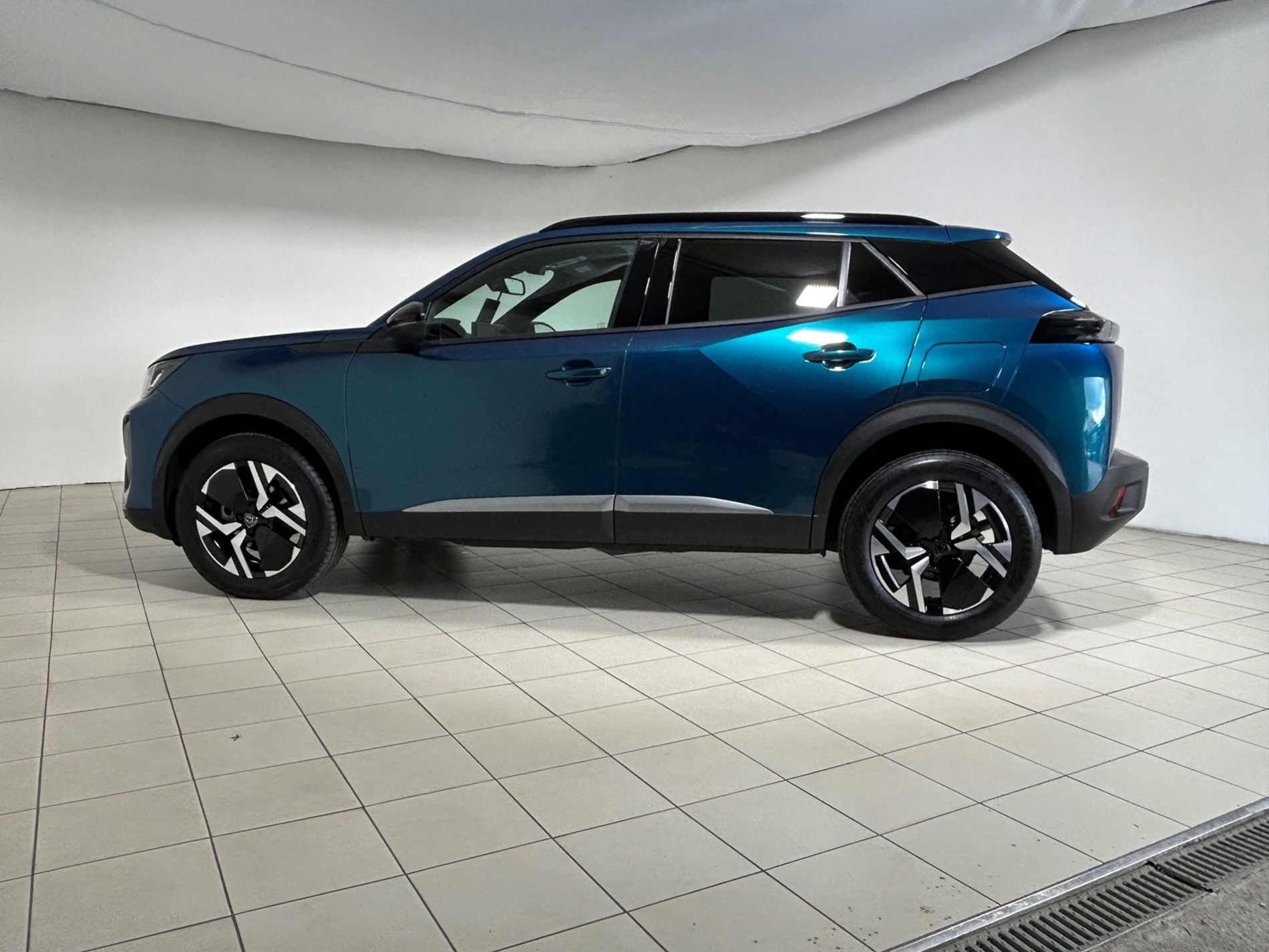 Peugeot 2008 1.2 Allure s&s 100 cv - Autoviemme