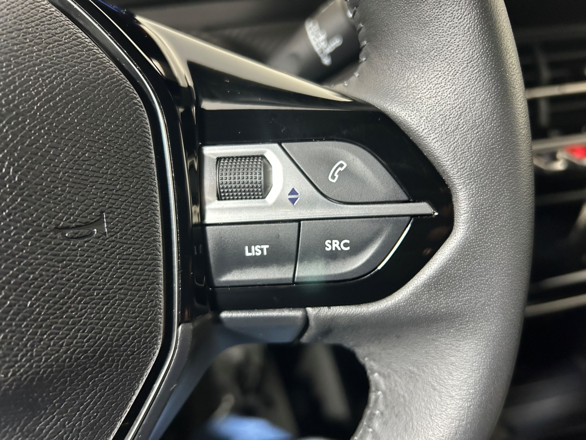 Peugeot 2008 1.2 Allure s&s 100 cv - Autoviemme