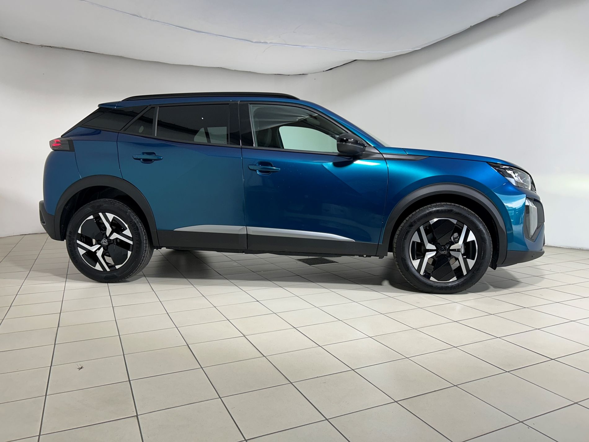 Peugeot 2008 1.2 Allure s&s 100 cv - Autoviemme
