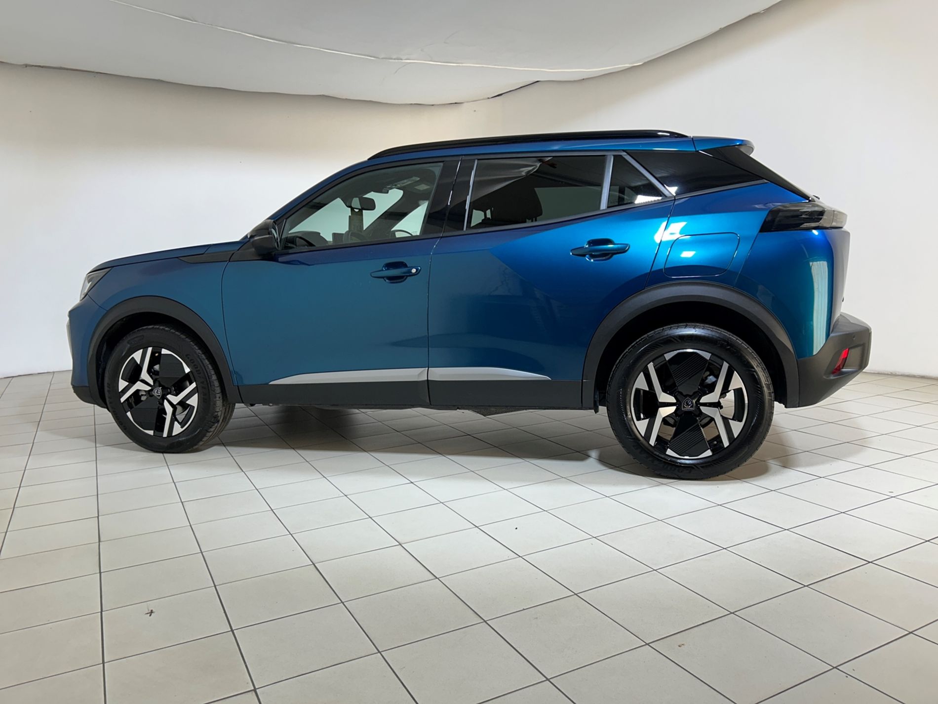 Peugeot 2008 1.2 Allure s&s 100 cv - Autoviemme