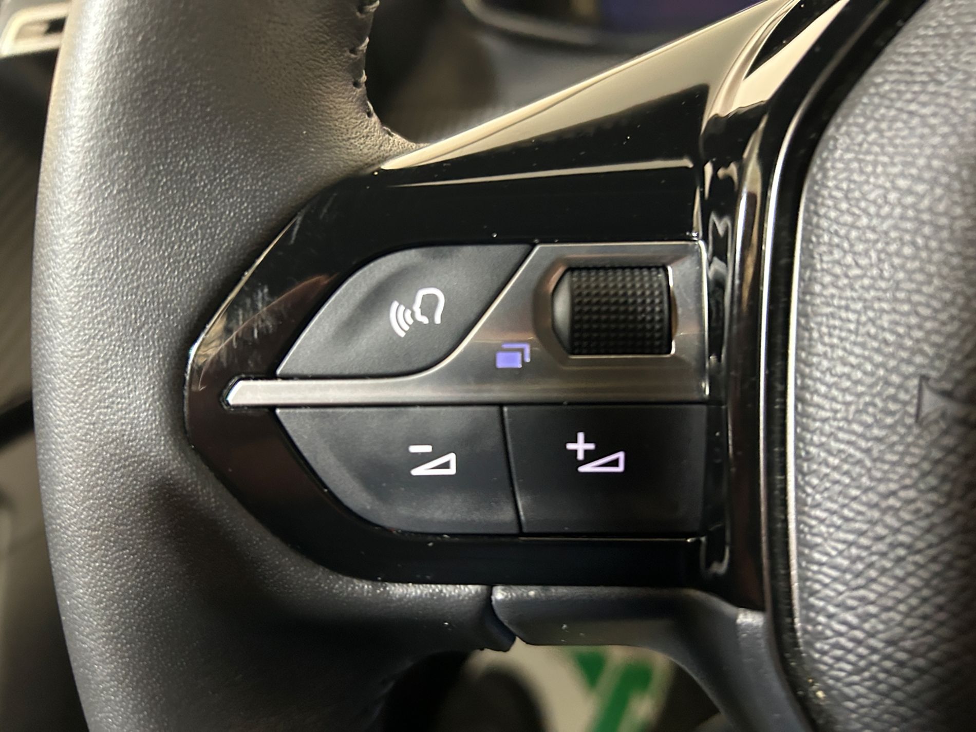 Peugeot 2008 1.2 Allure s&s 100 cv - Autoviemme