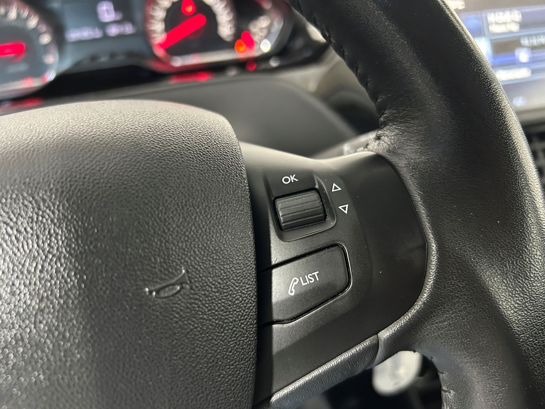 Peugeot 208 5p 1.2 puretech Active 82cv - Autoviemme