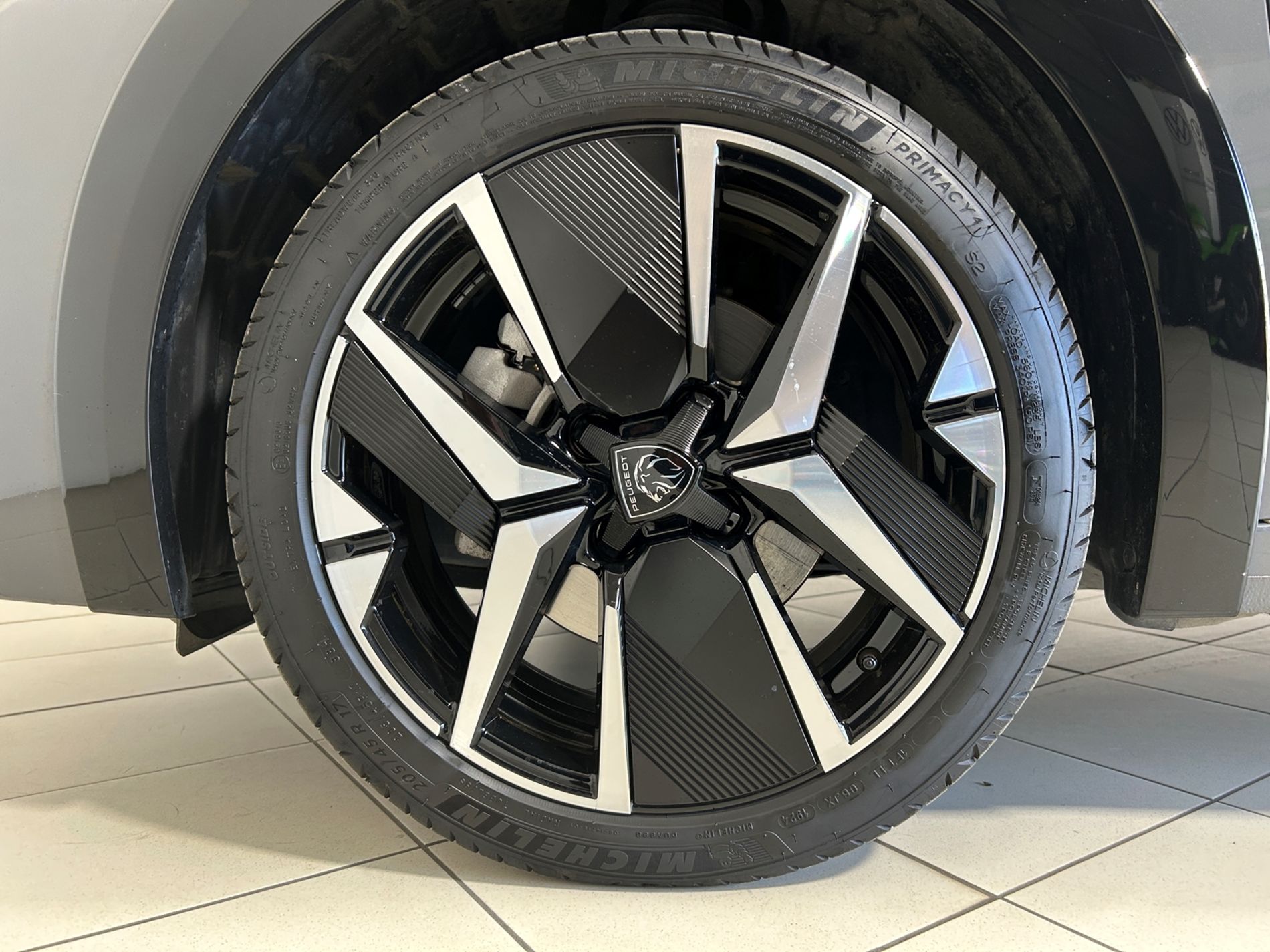 Peugeot 208 1.2 hybrid GT 145 cv e-dcs 6 - Autoviemme