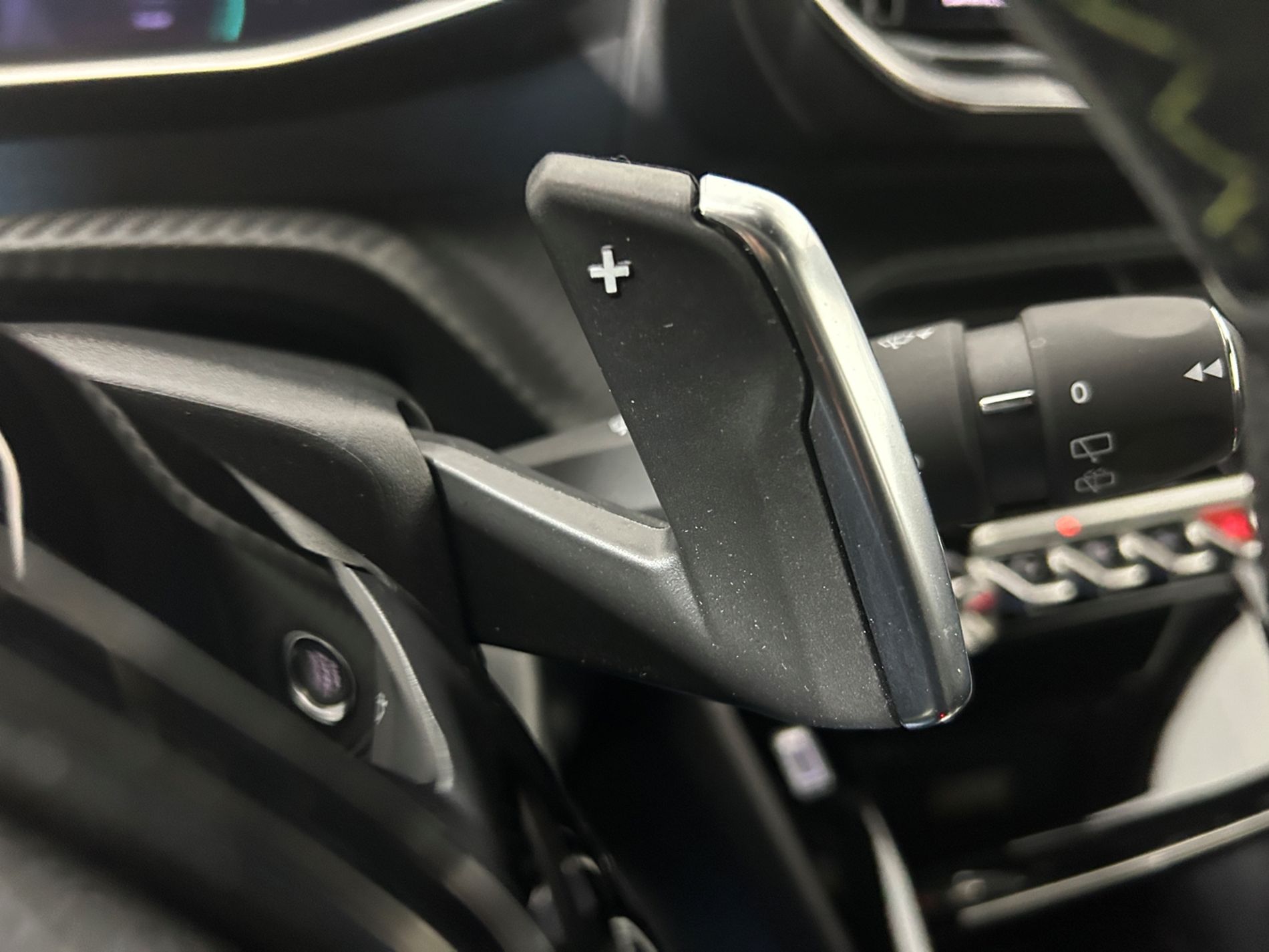 Peugeot 208 1.2 hybrid GT 145 cv e-dcs 6 - Autoviemme