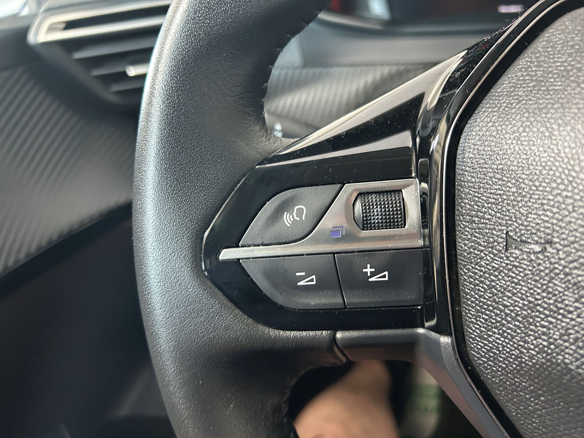 Peugeot 208 1.2 hybrid Active 100cv e-dcs 6   - Autoviemme