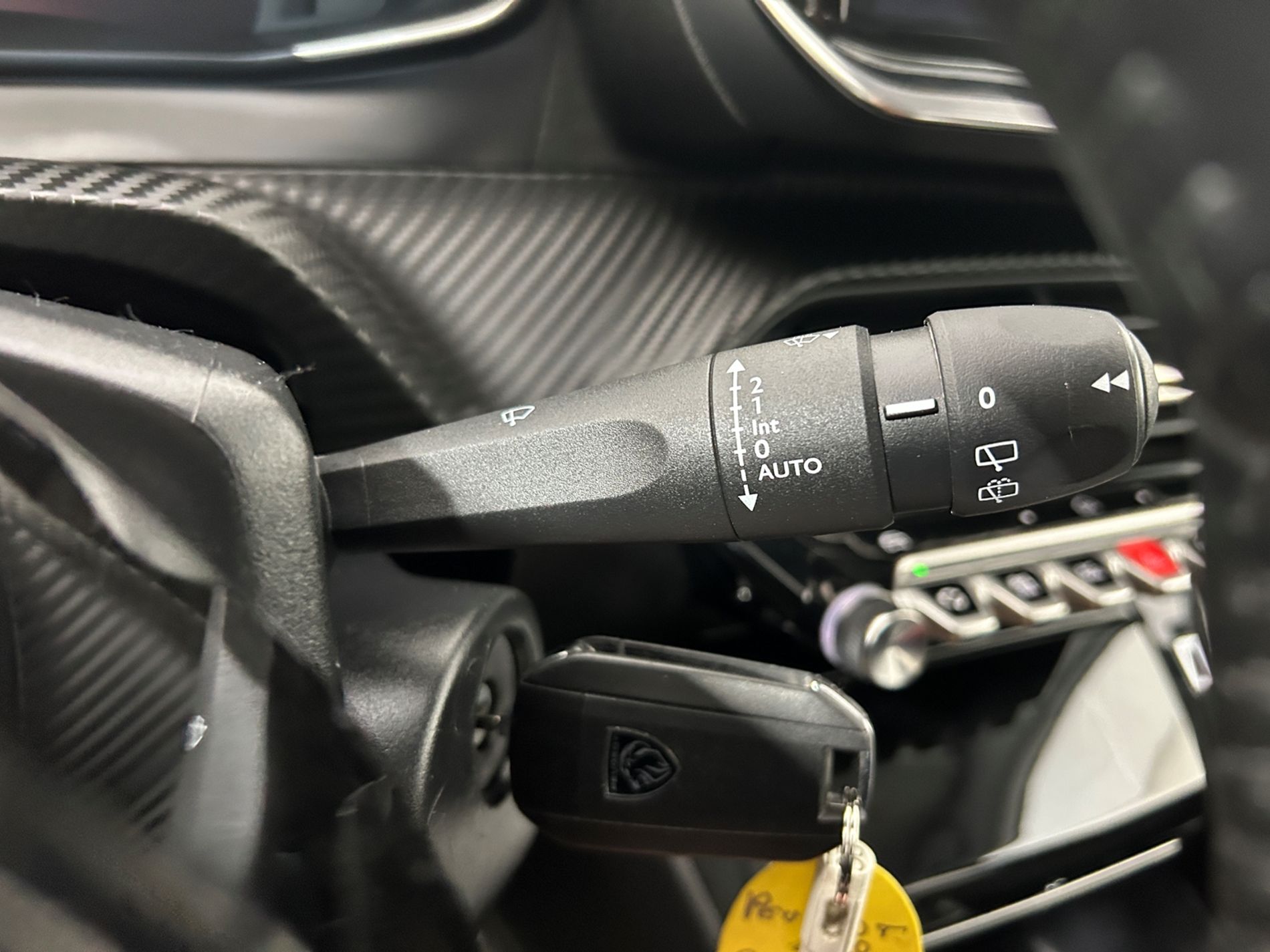 Peugeot 208 1.2 hybrid Active 100cv e-dcs 6   - Autoviemme