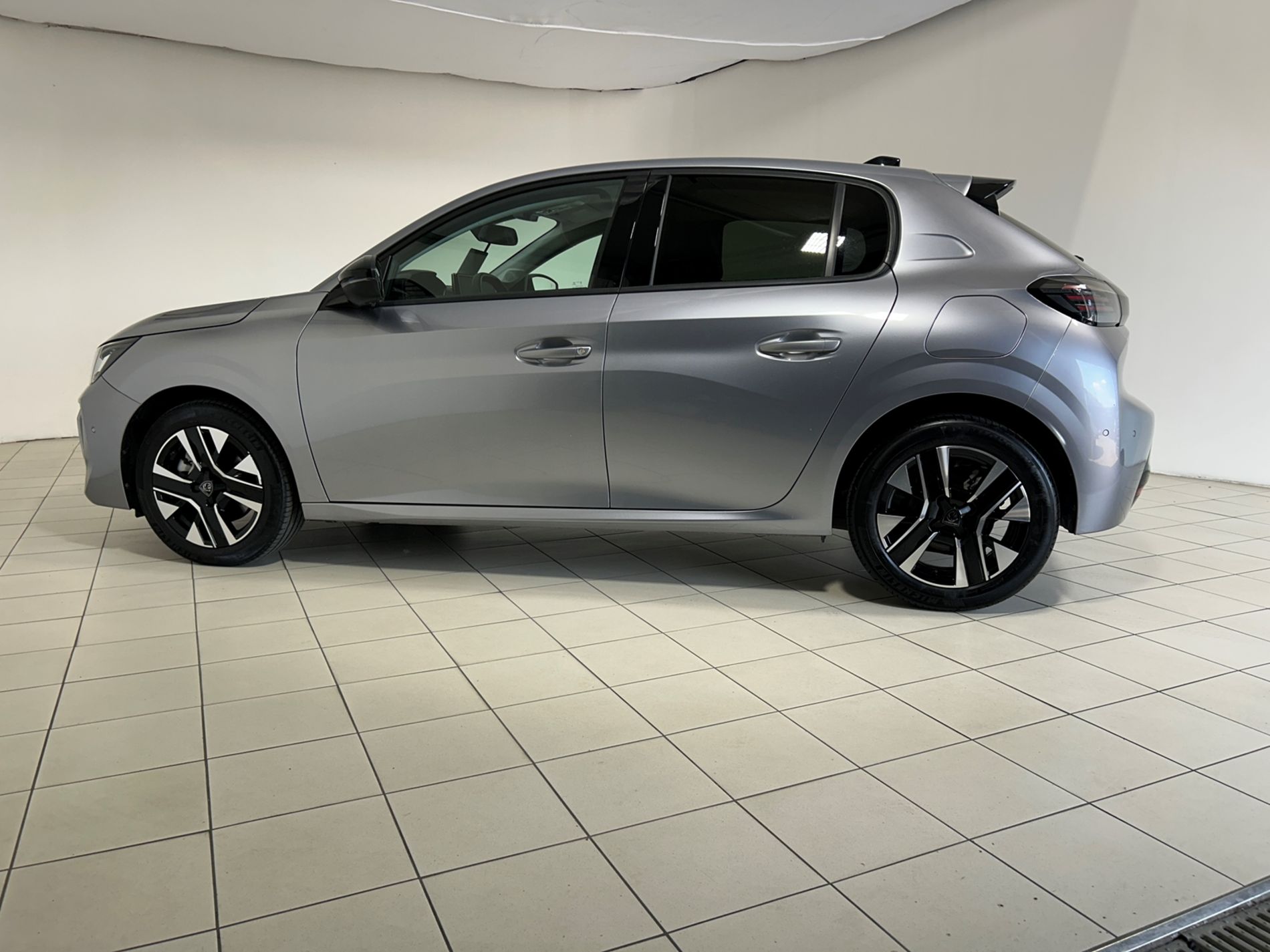 Peugeot 208 1.2  Allure 100 cv e-dcs 6   - Autoviemme