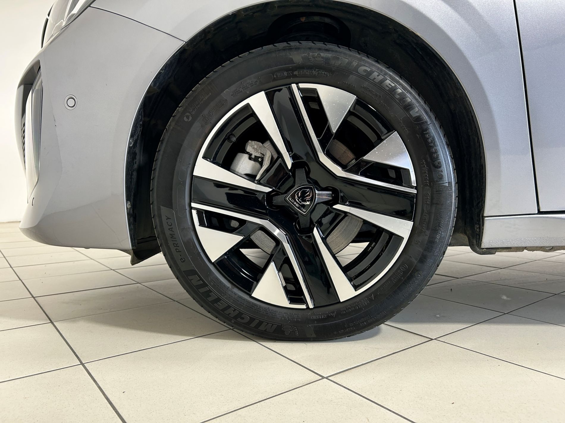 Peugeot 208 1.2  Allure 100 cv e-dcs 6   - Autoviemme