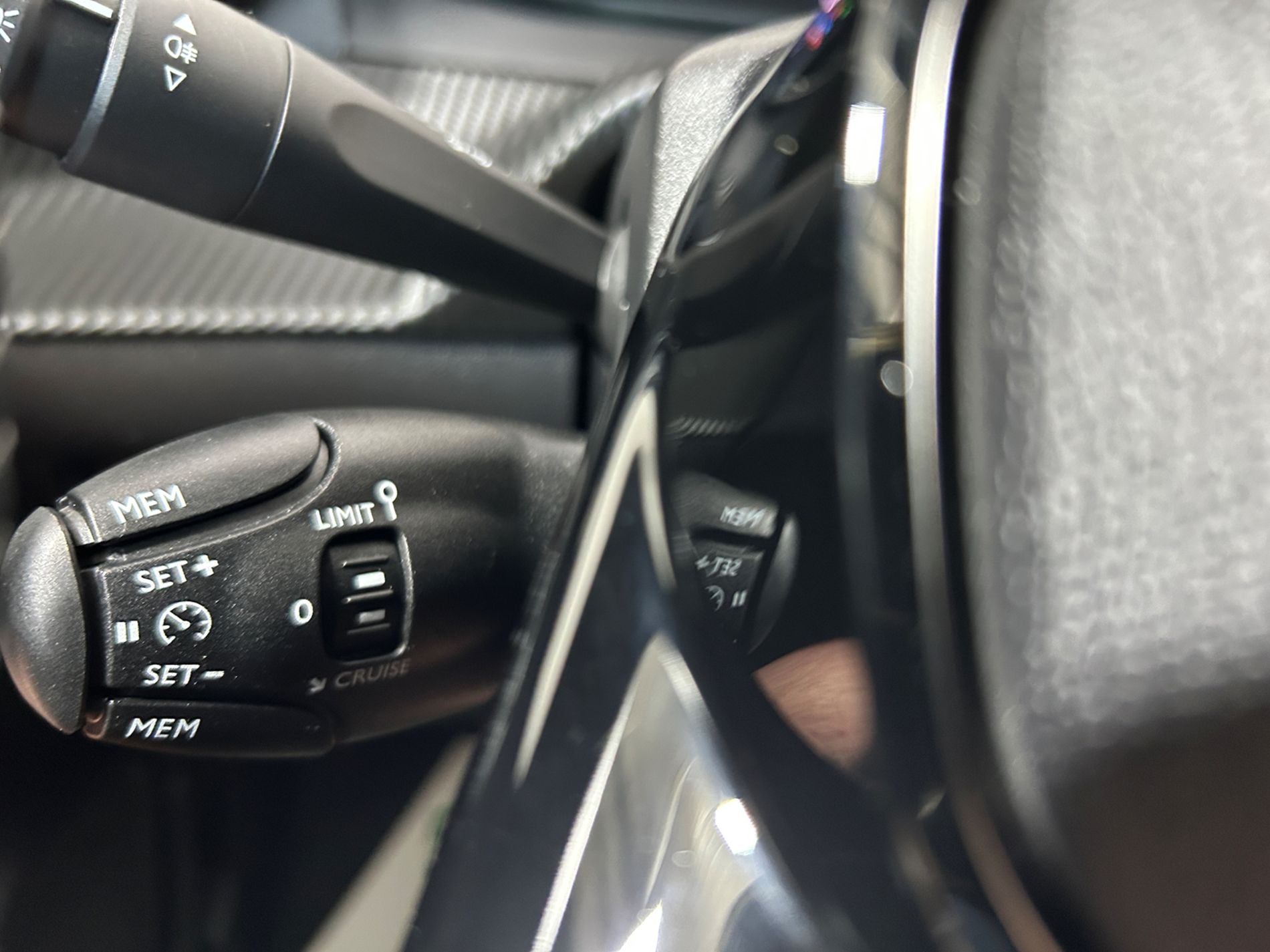 Peugeot 208 1.2  Allure 100 cv e-dcs 6   - Autoviemme