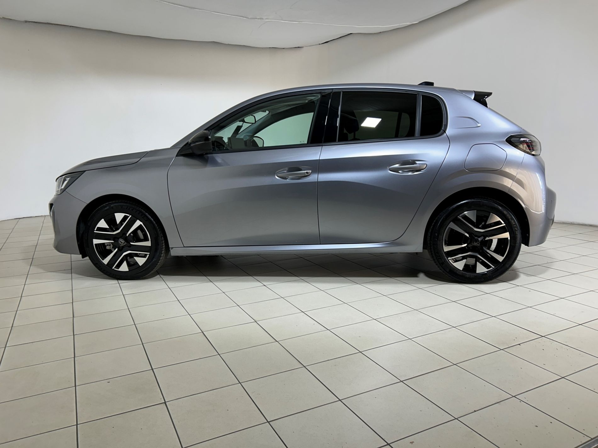 Peugeot 208 1.2 Allure 100cv e-dcs 6   - Autoviemme