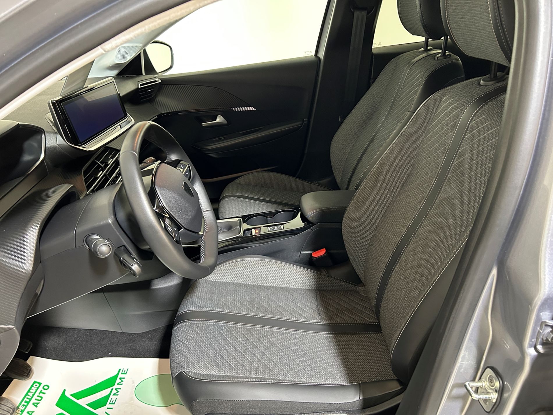 Peugeot 208 1.2 Allure 100cv e-dcs 6   - Autoviemme