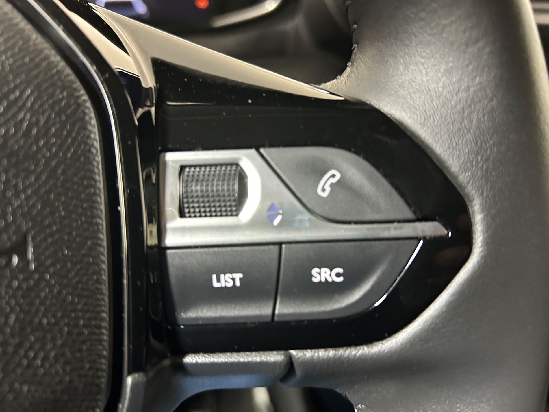 Peugeot 208 1.2 Allure 100cv e-dcs 6   - Autoviemme