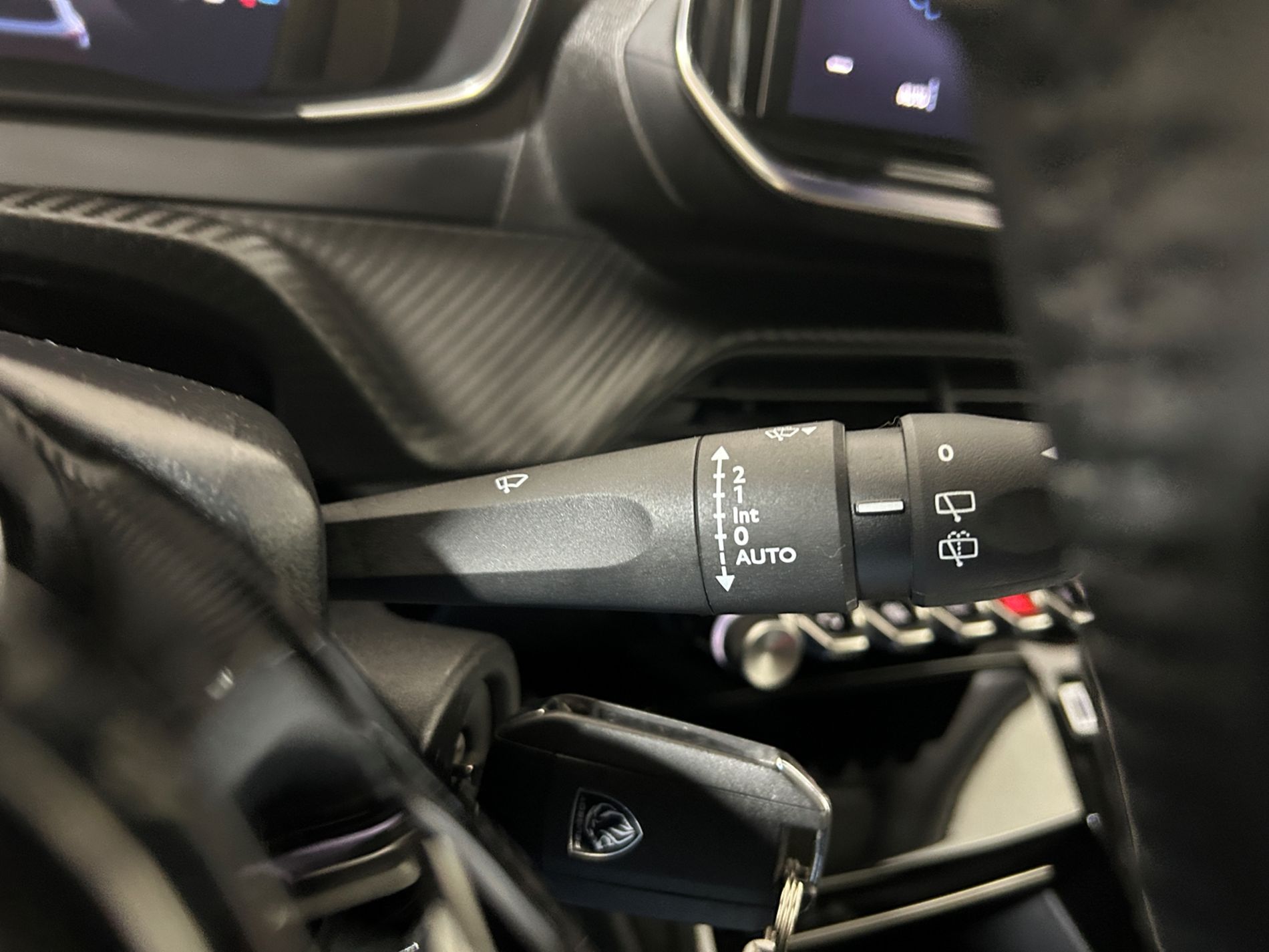 Peugeot 208 1.2 Allure 100cv e-dcs 6   - Autoviemme